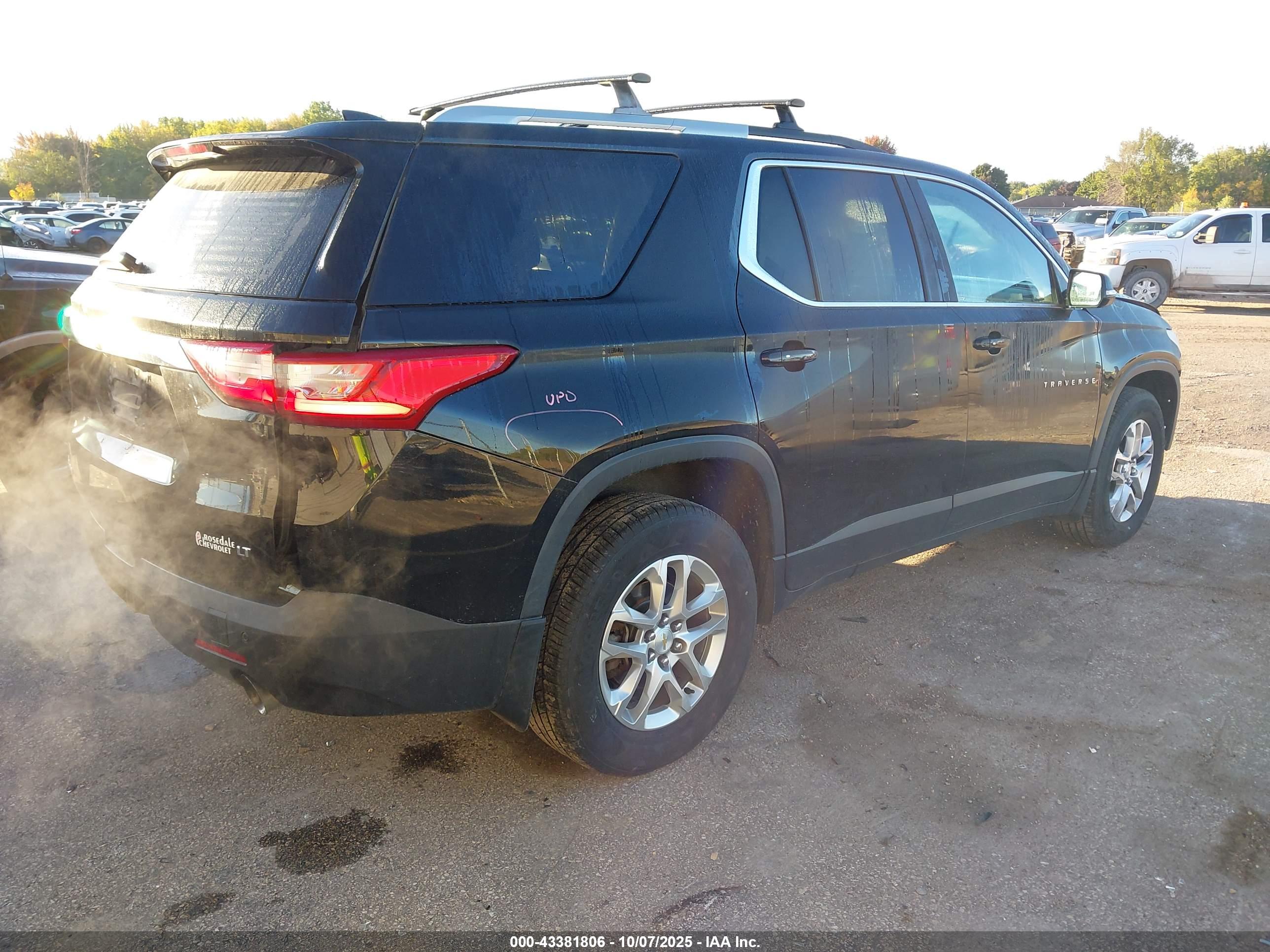 CHEVROLET TRAVERSE image 4