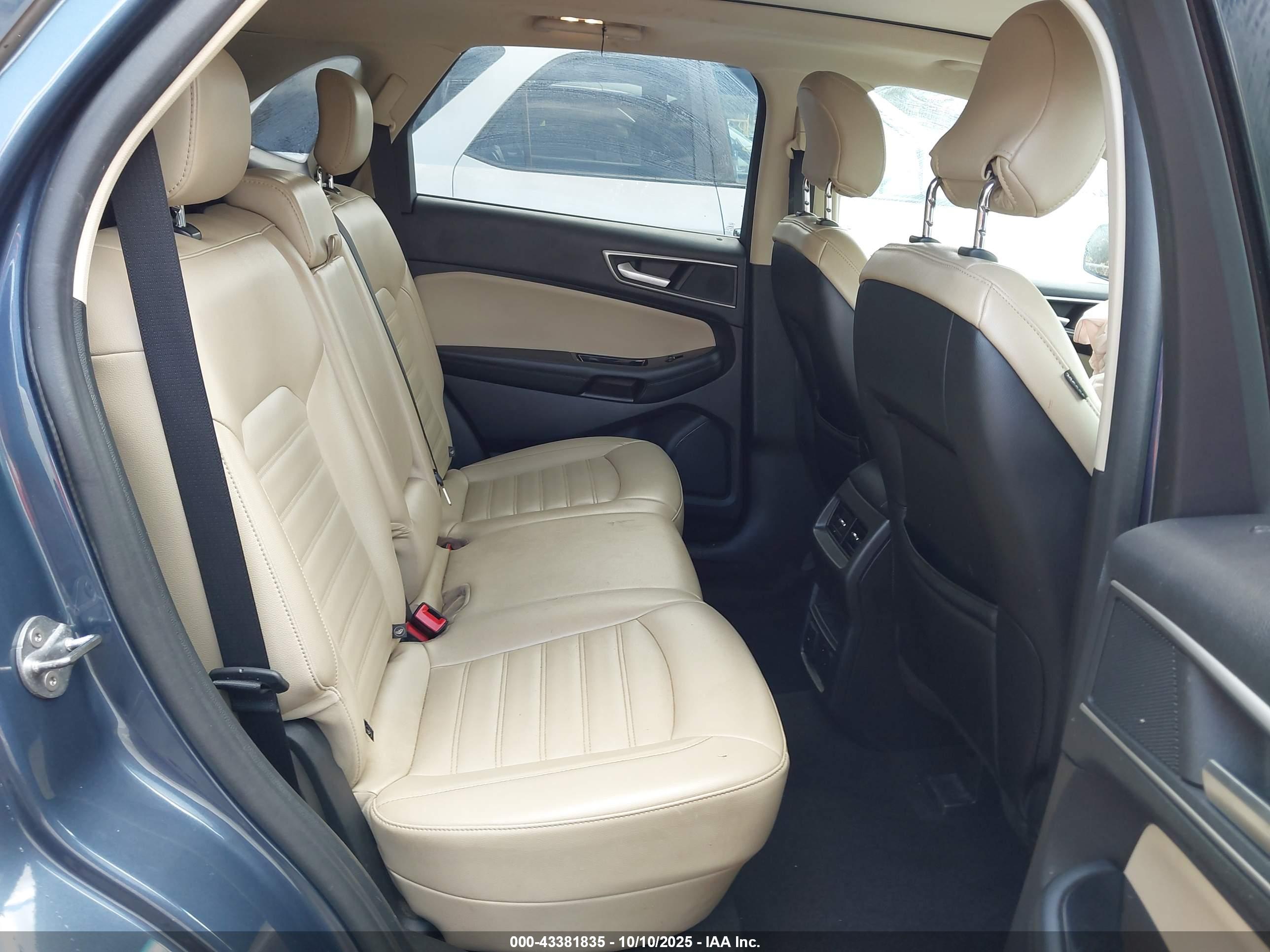 FORD EDGE image 8