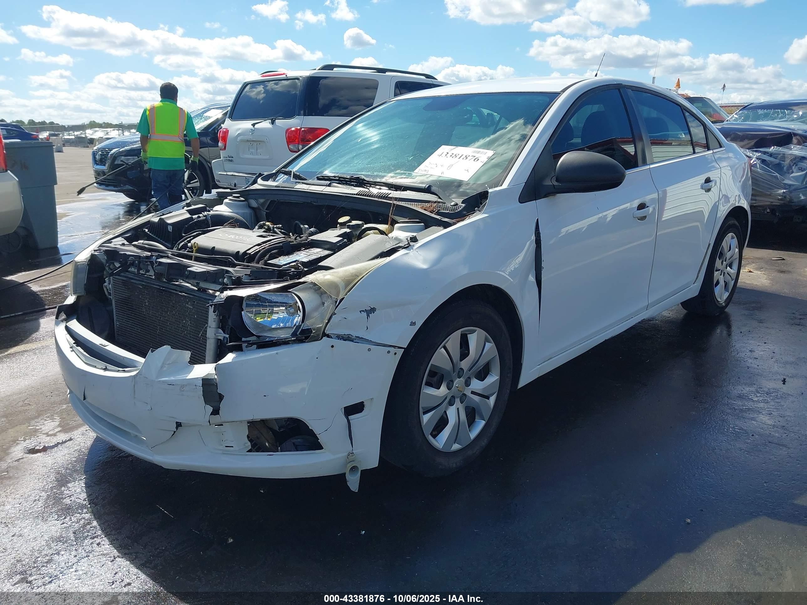 CHEVROLET CRUZE image 2