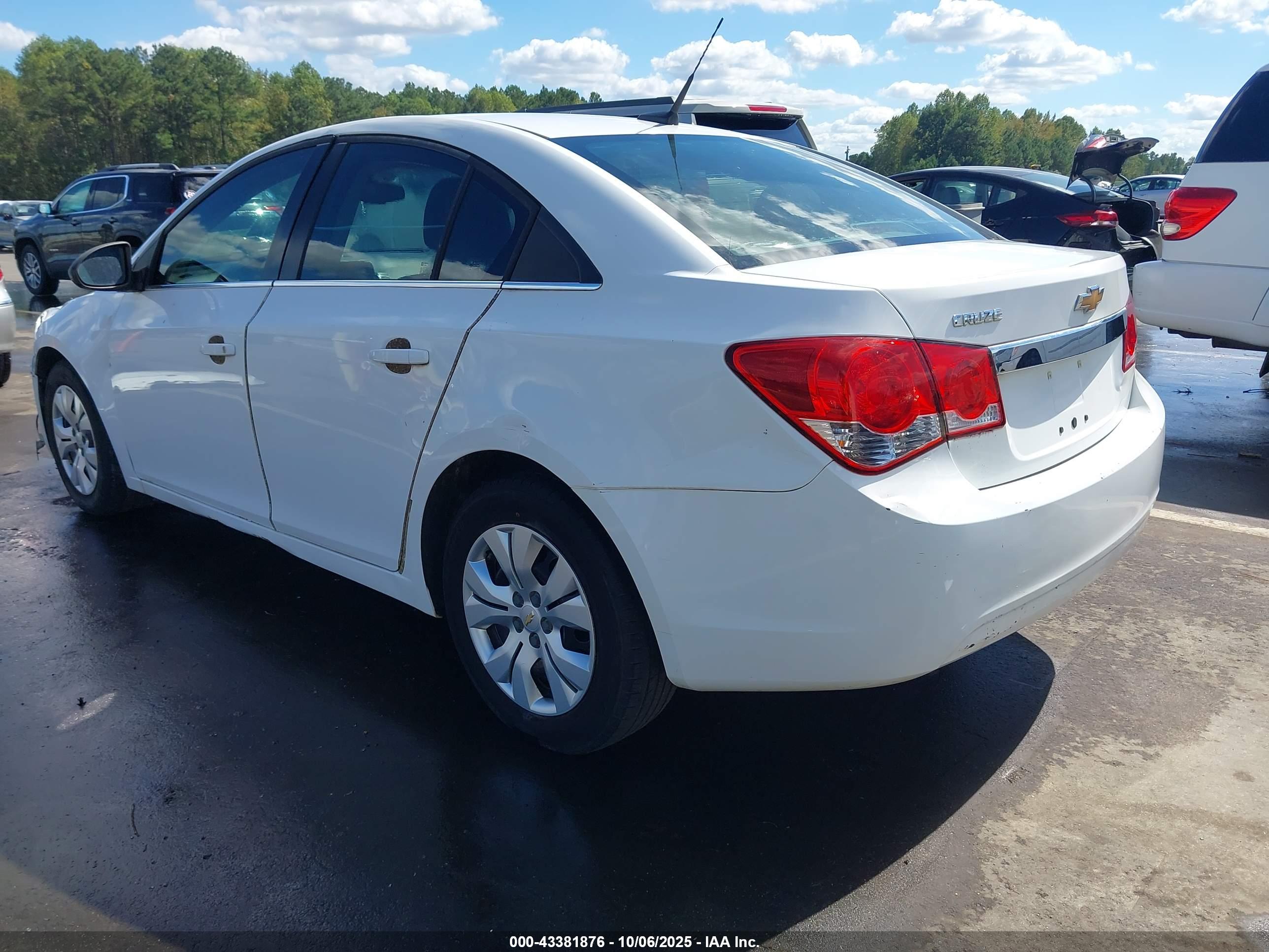 CHEVROLET CRUZE image 3