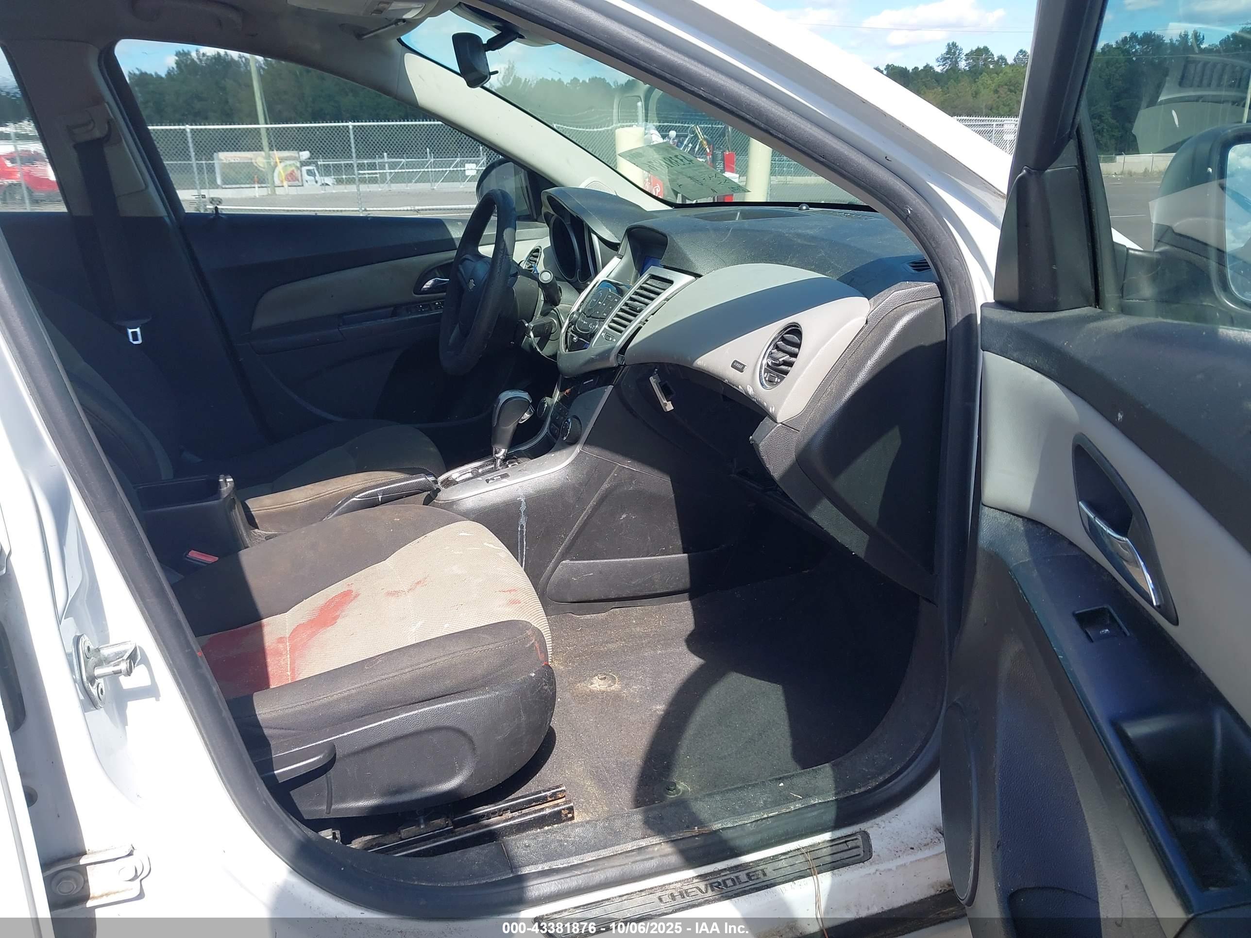 CHEVROLET CRUZE image 5