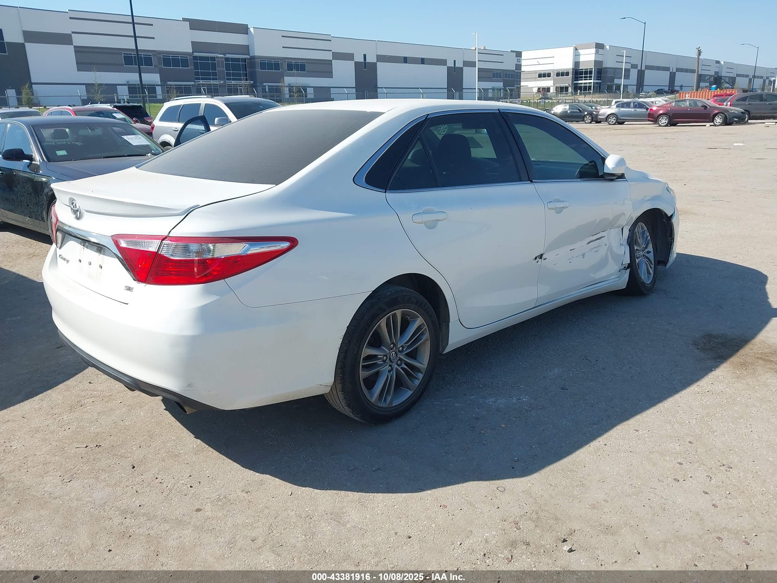 TOYOTA CAMRY image 4