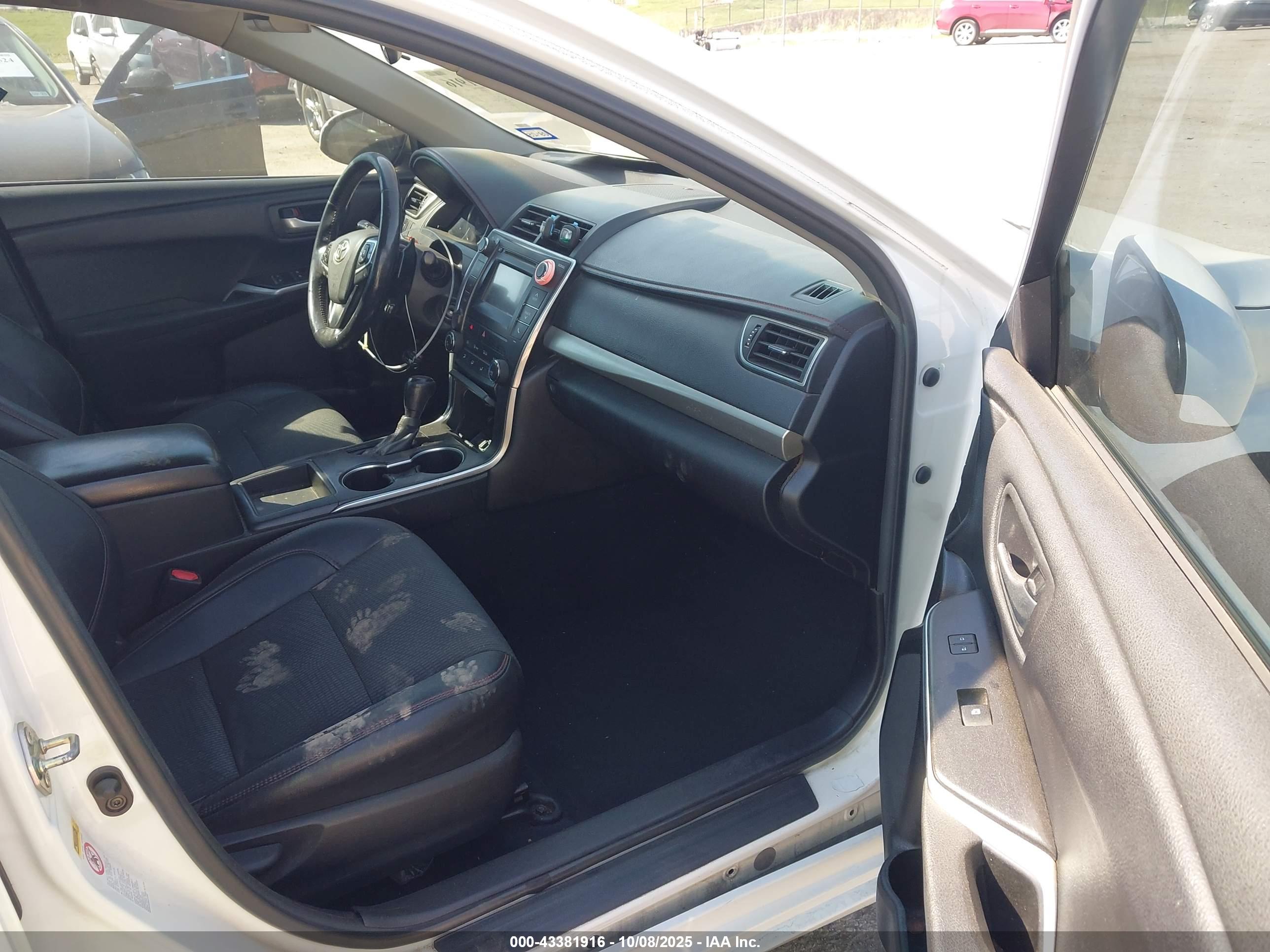 TOYOTA CAMRY image 5