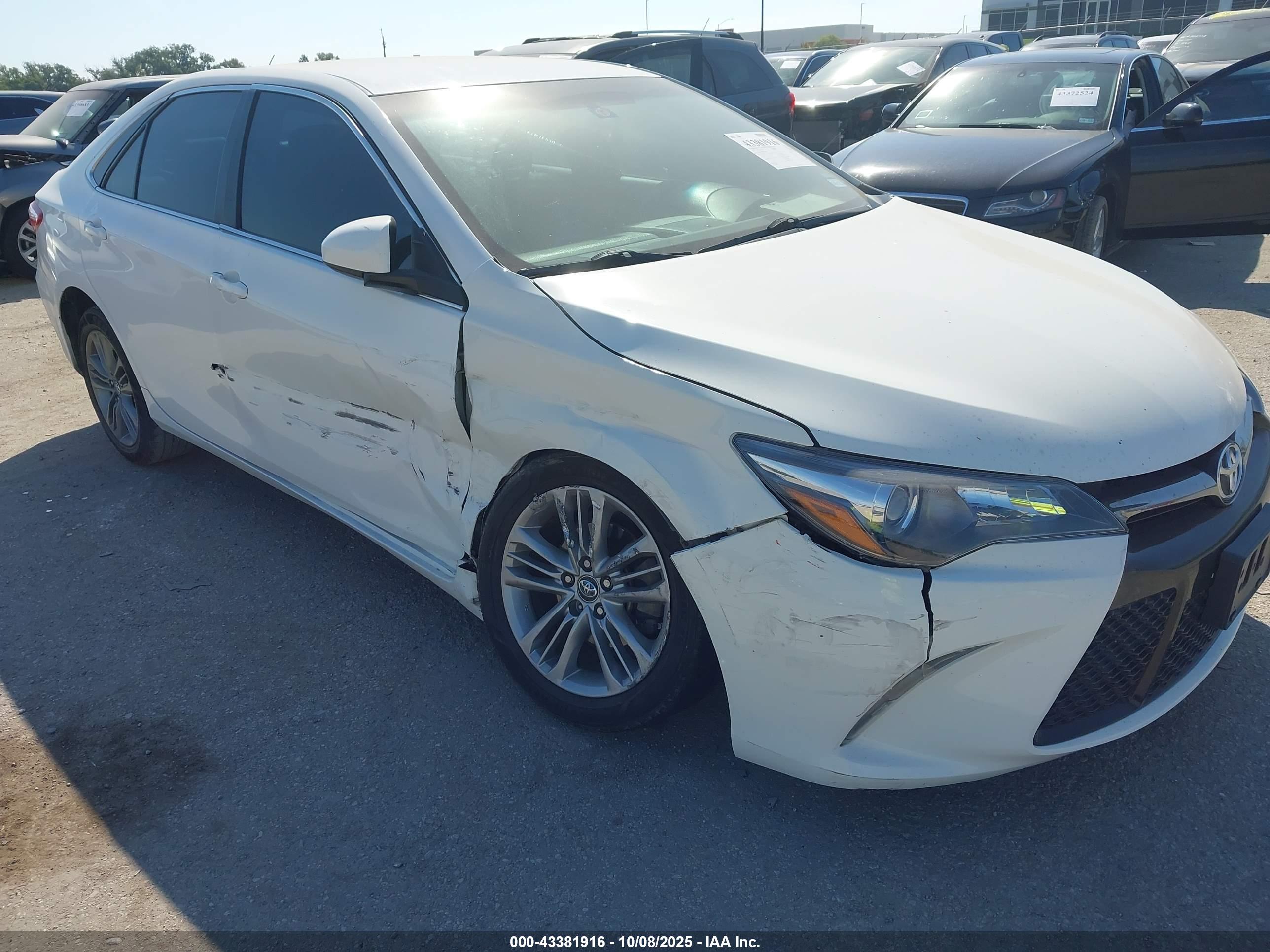 TOYOTA CAMRY image 6