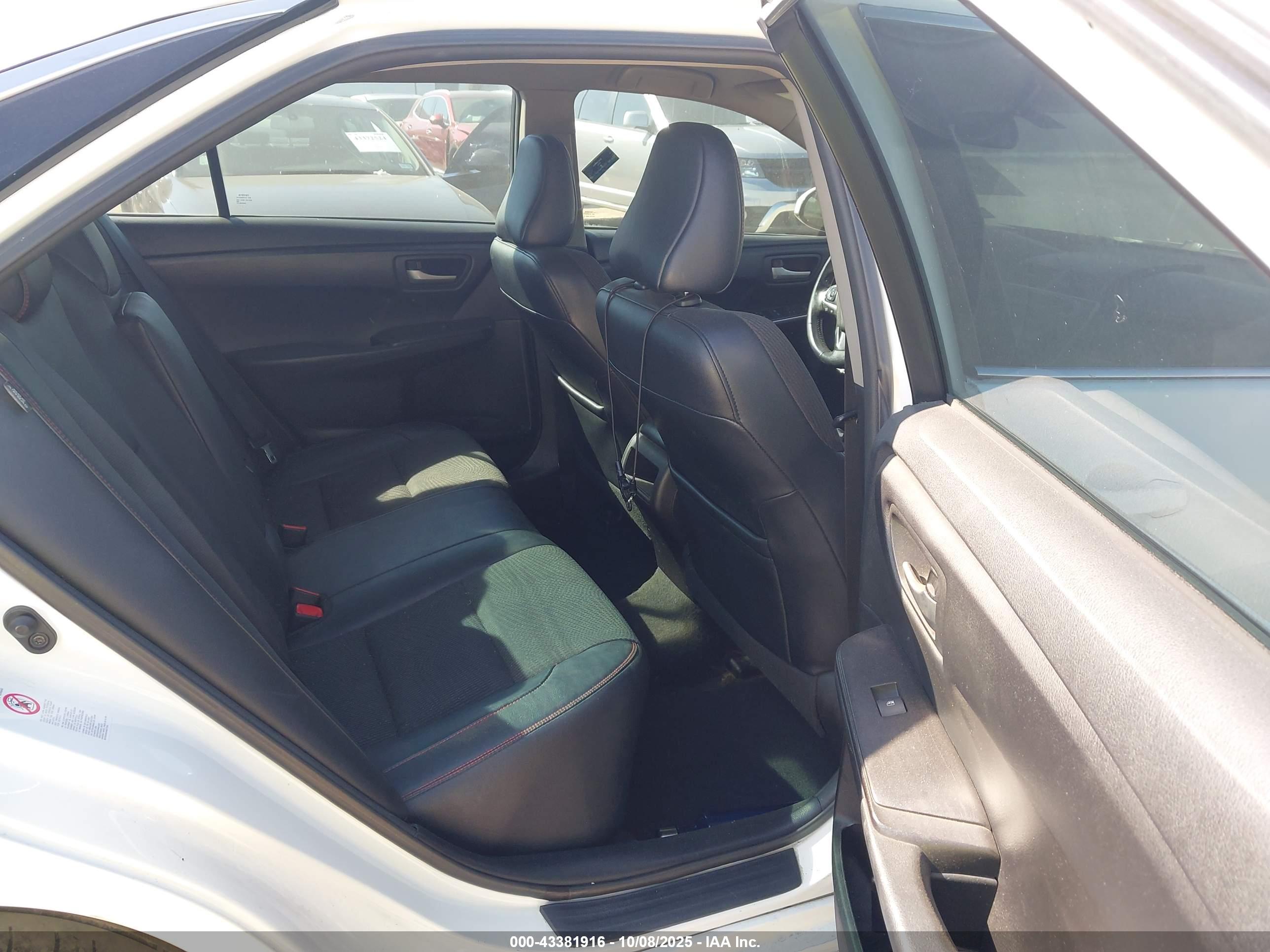 TOYOTA CAMRY image 8