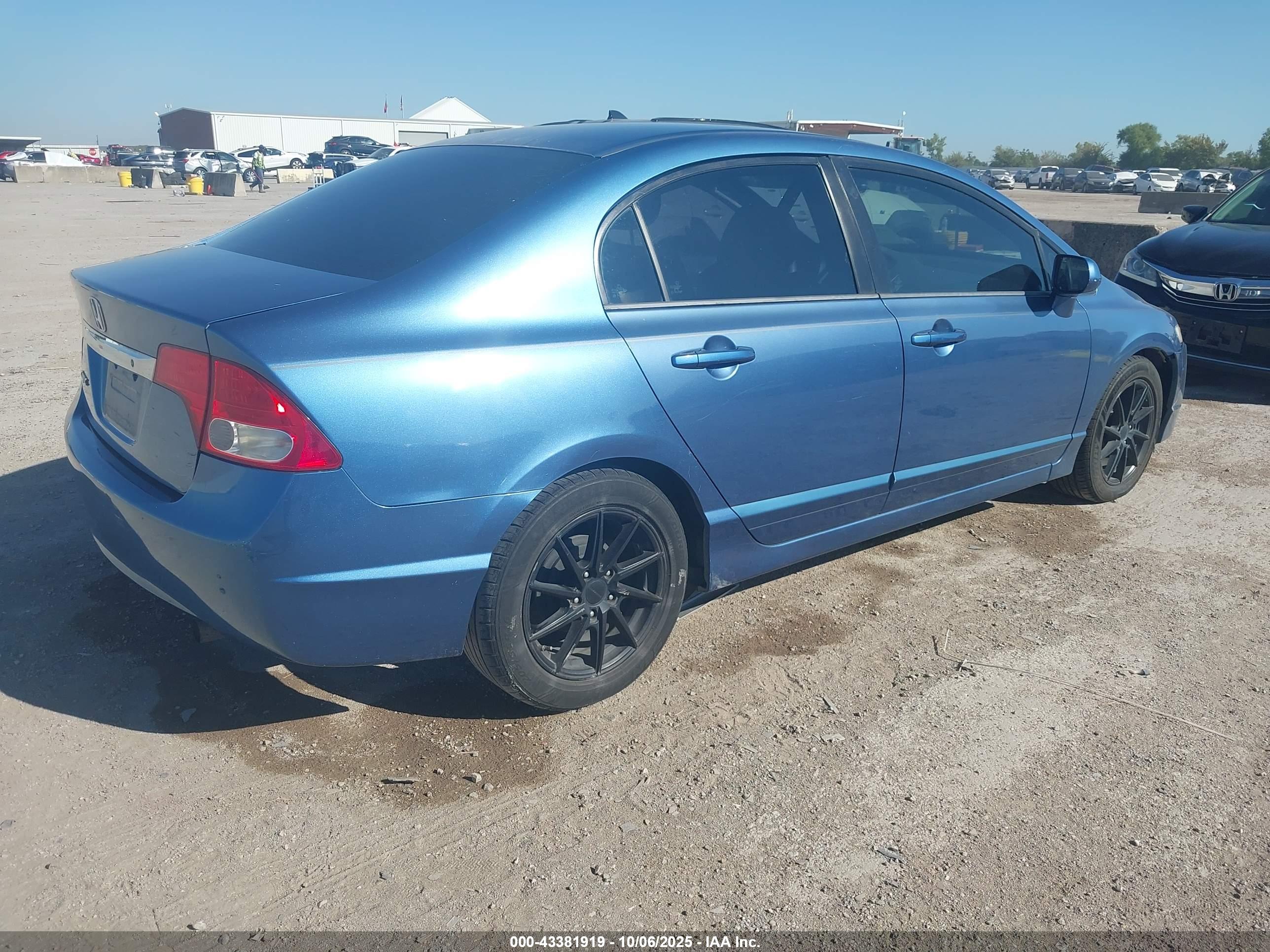 HONDA CIVIC image 4