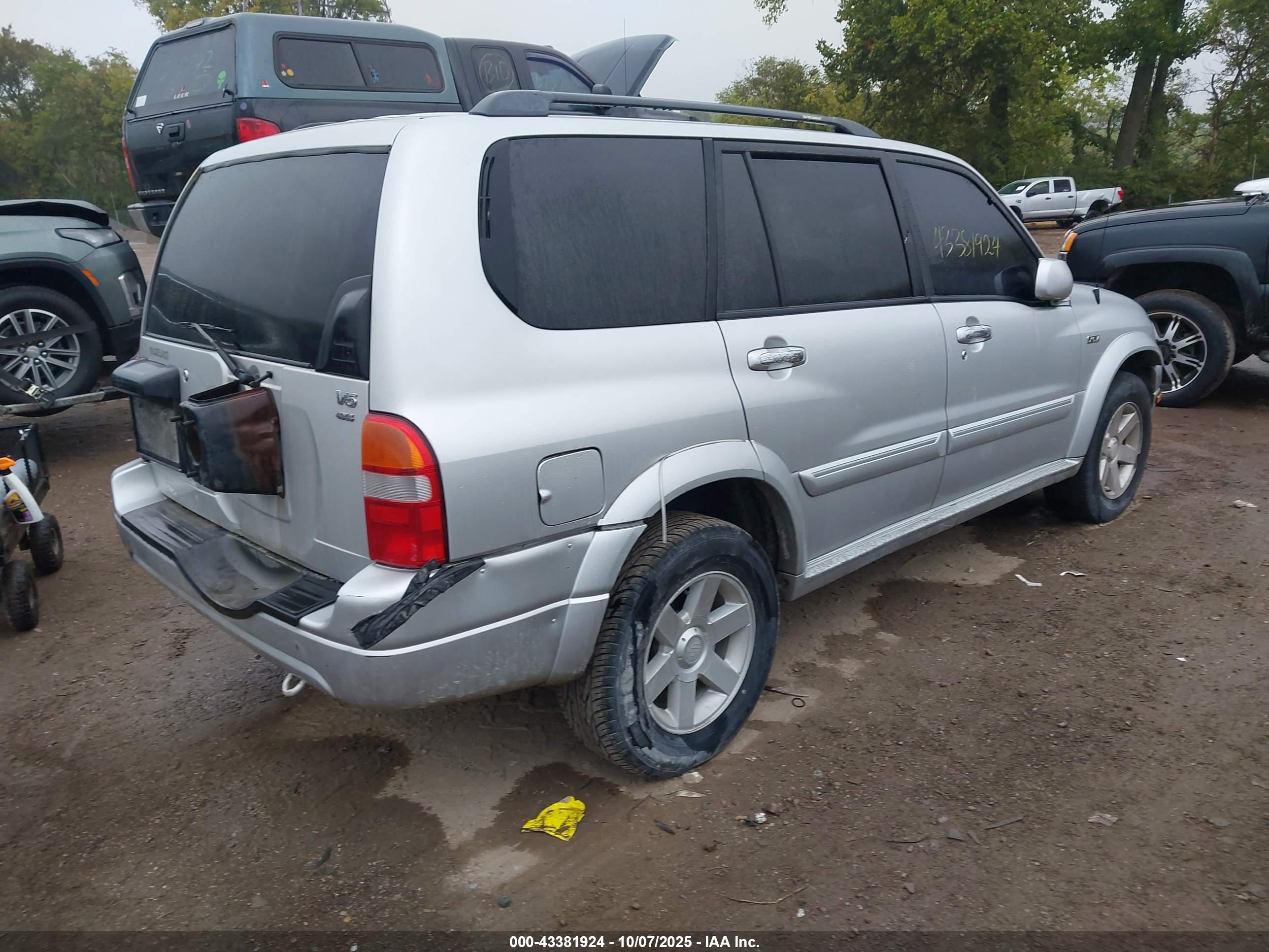 SUZUKI XL-7 image 4