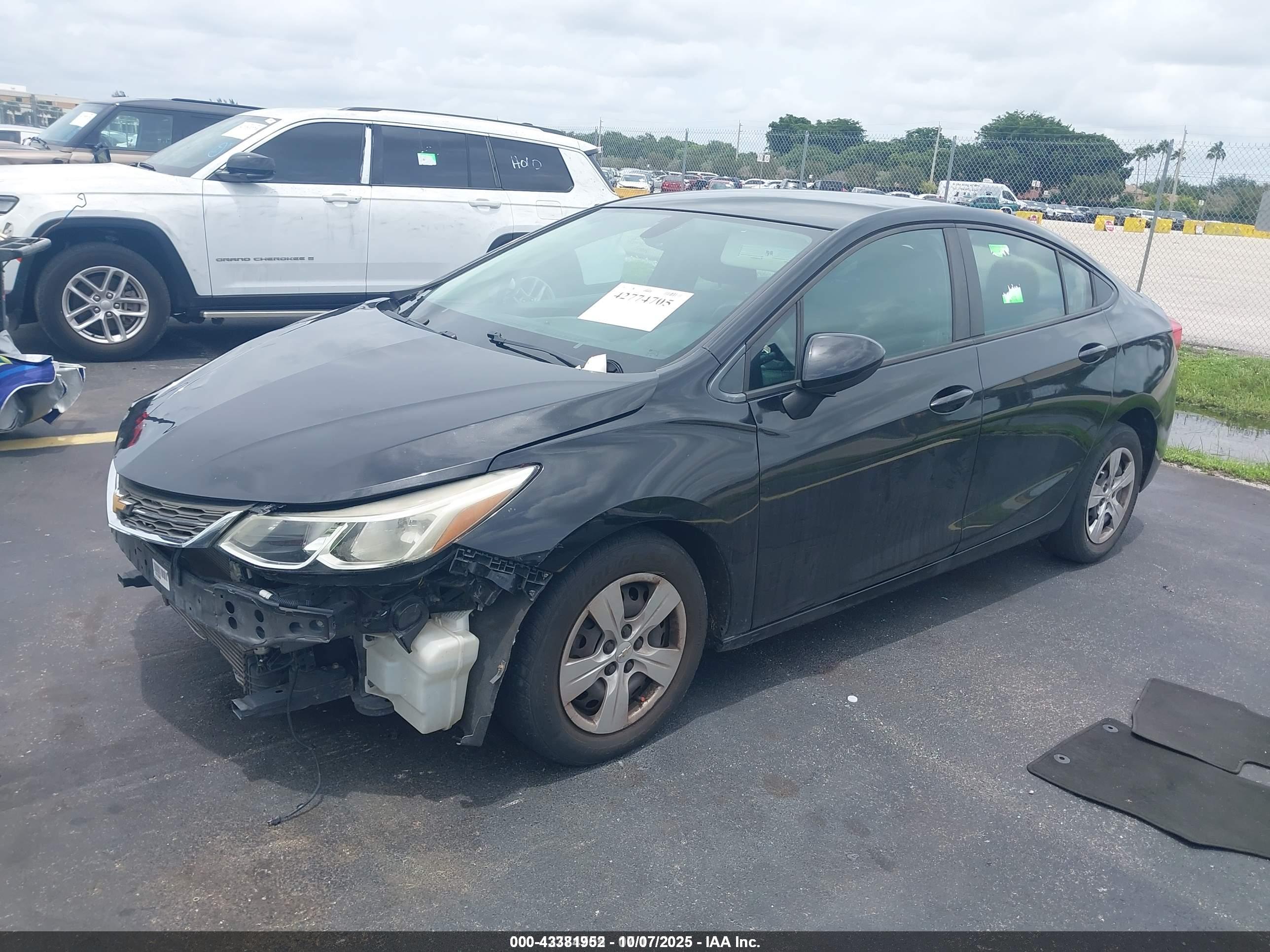 CHEVROLET CRUZE image 2