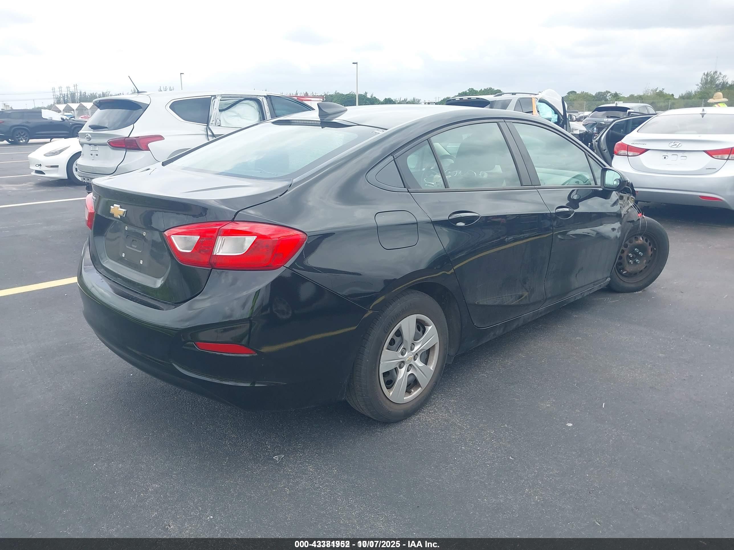 CHEVROLET CRUZE image 4