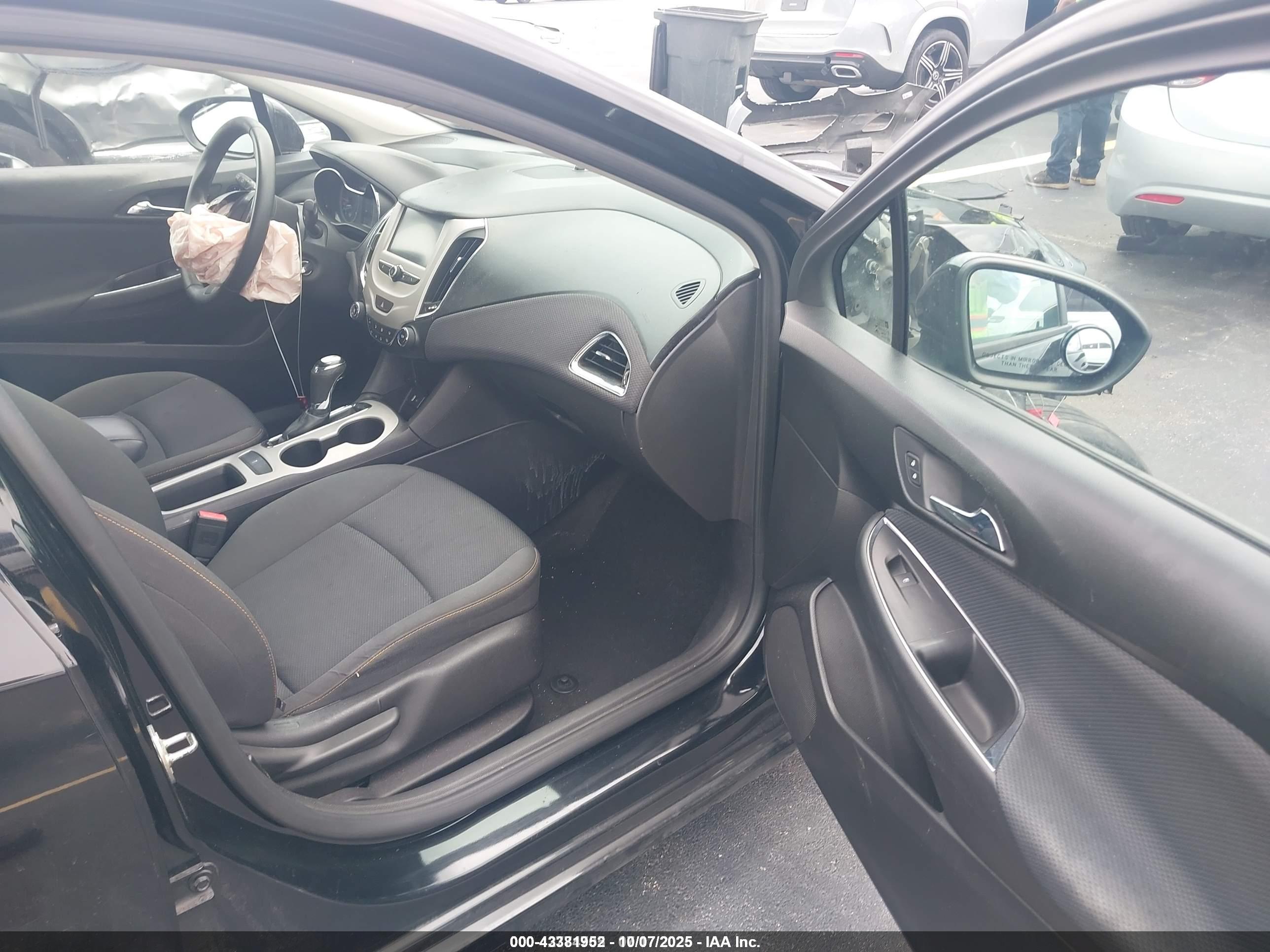CHEVROLET CRUZE image 5