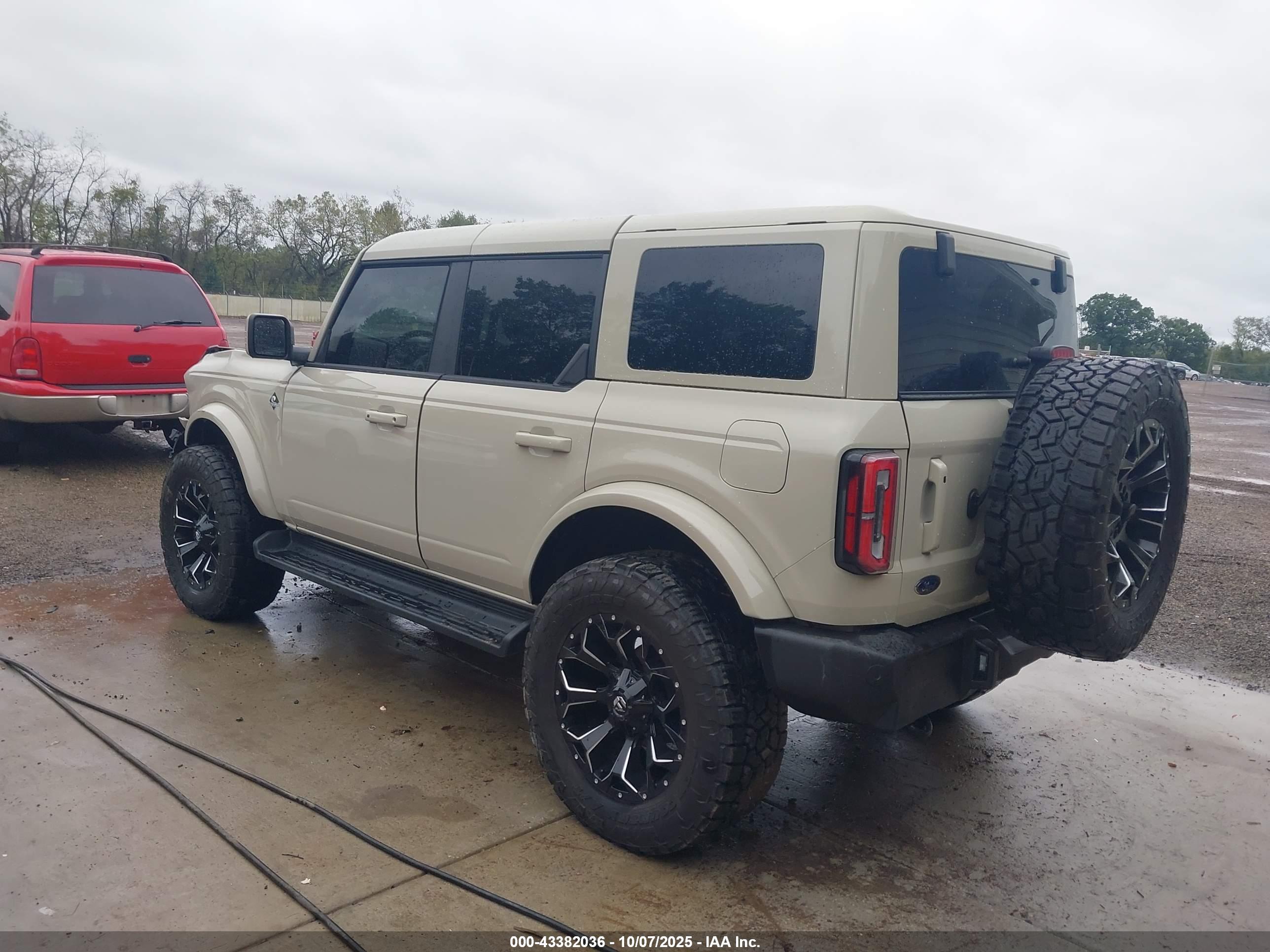 FORD BRONCO image 3
