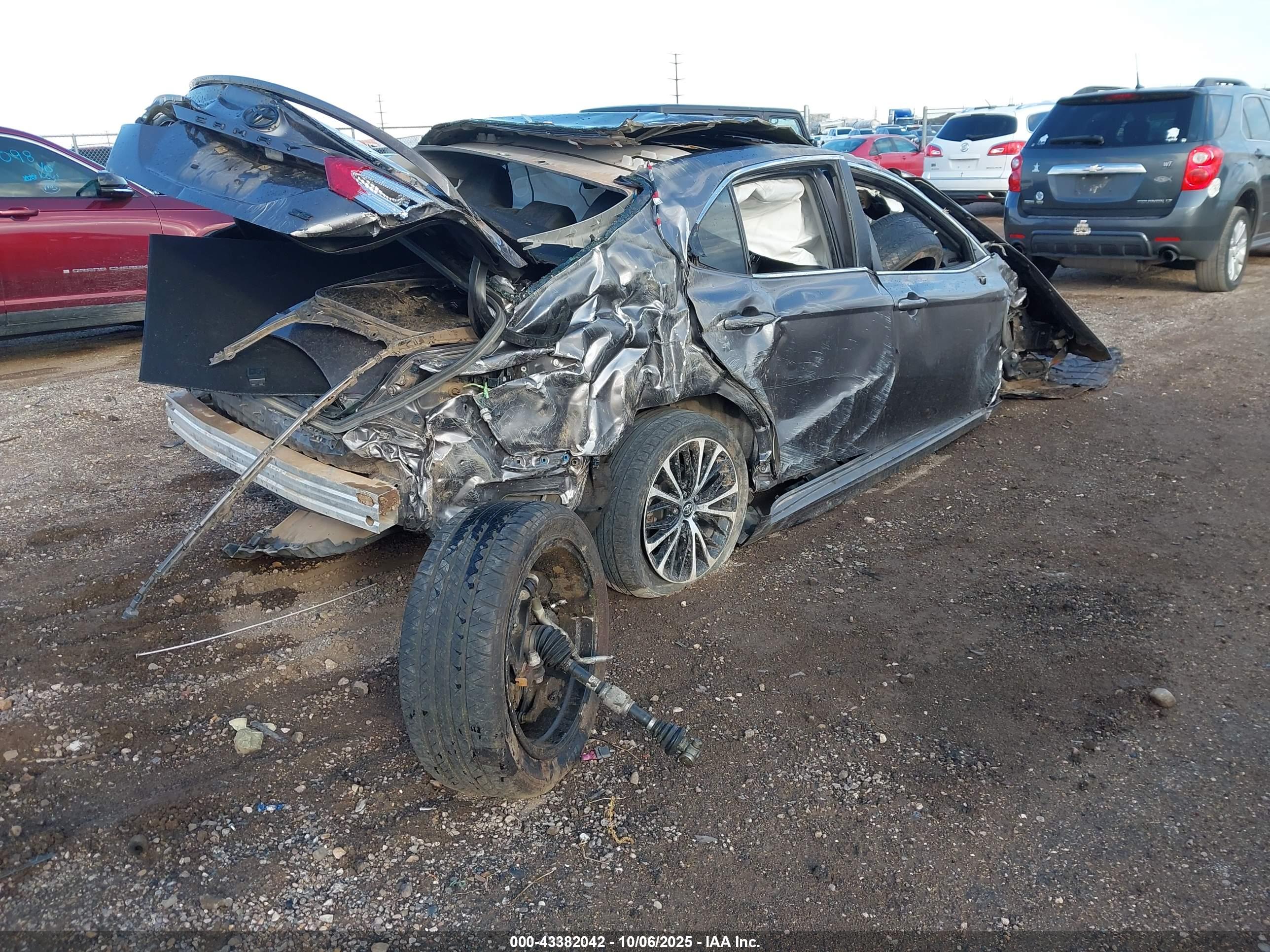 TOYOTA CAMRY image 4