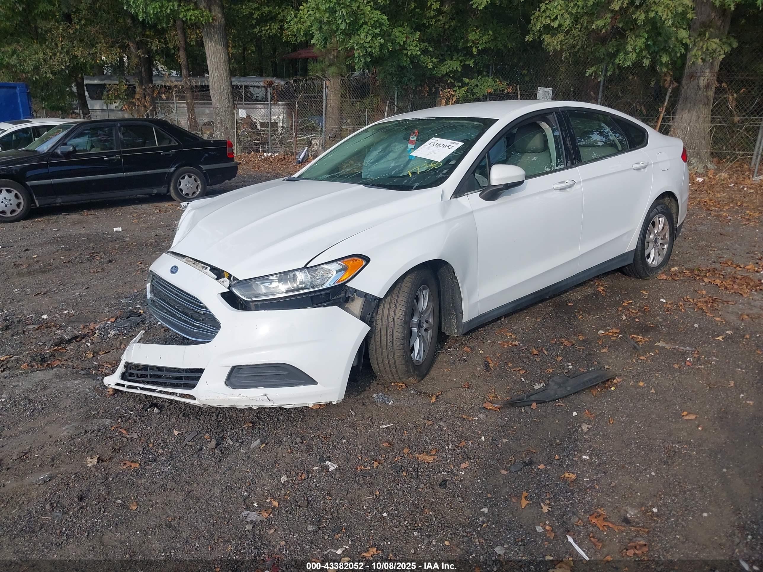 FORD FUSION image 2