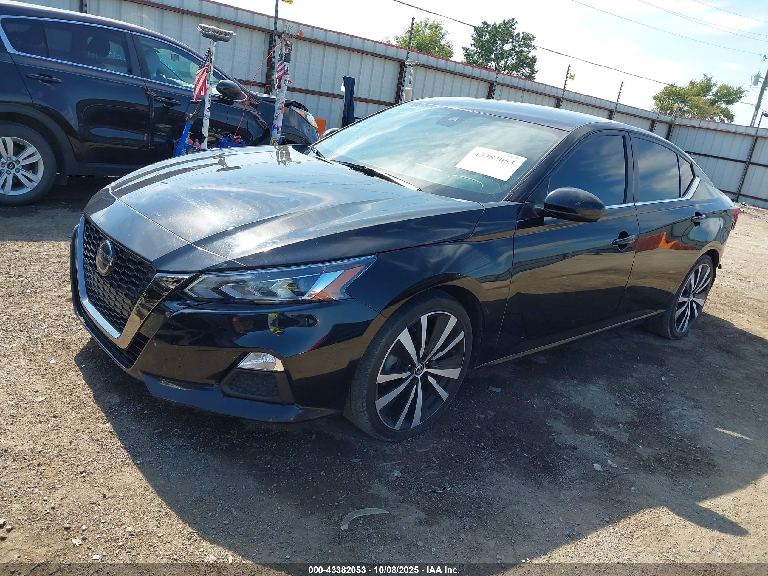 NISSAN ALTIMA image 2