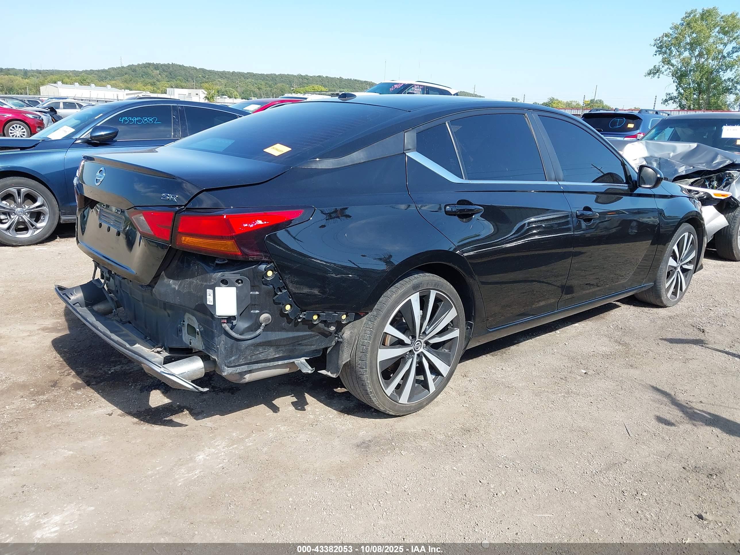NISSAN ALTIMA image 4
