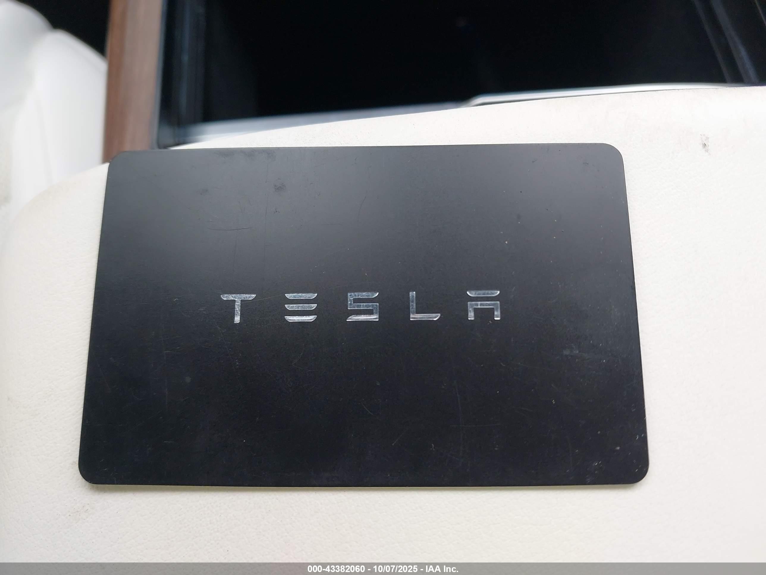TESLA MODEL image 11