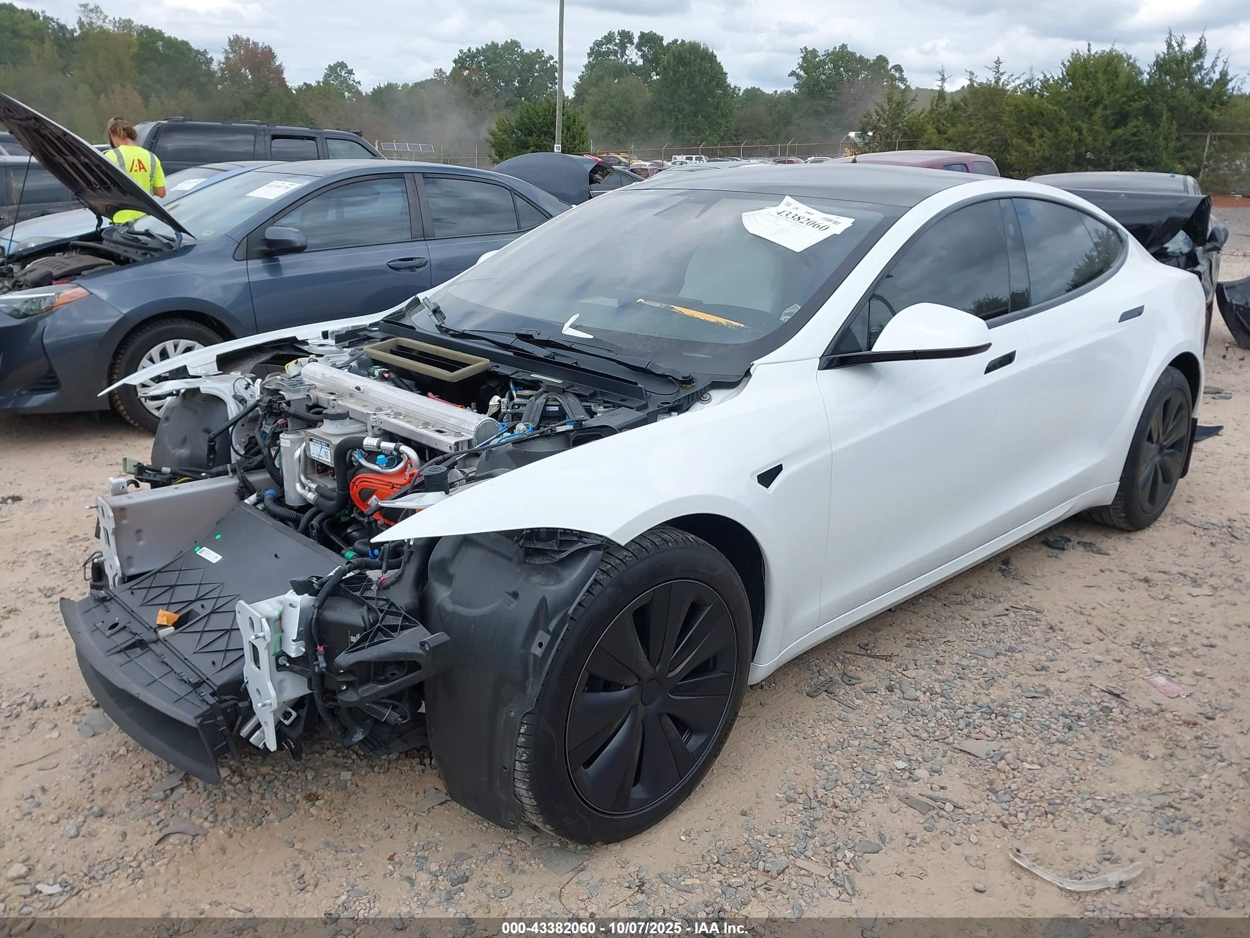 TESLA MODEL image 2