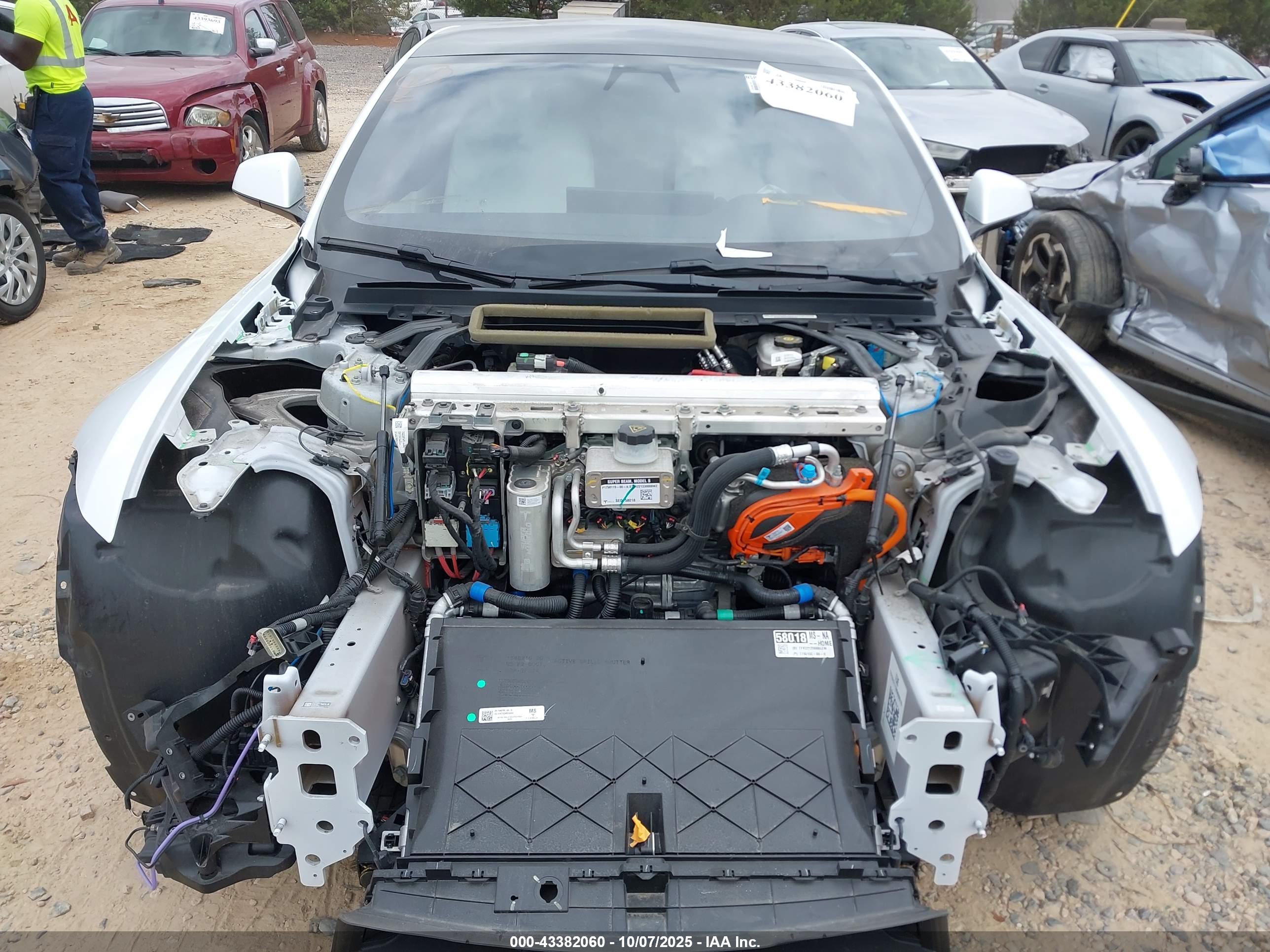 TESLA MODEL image 6