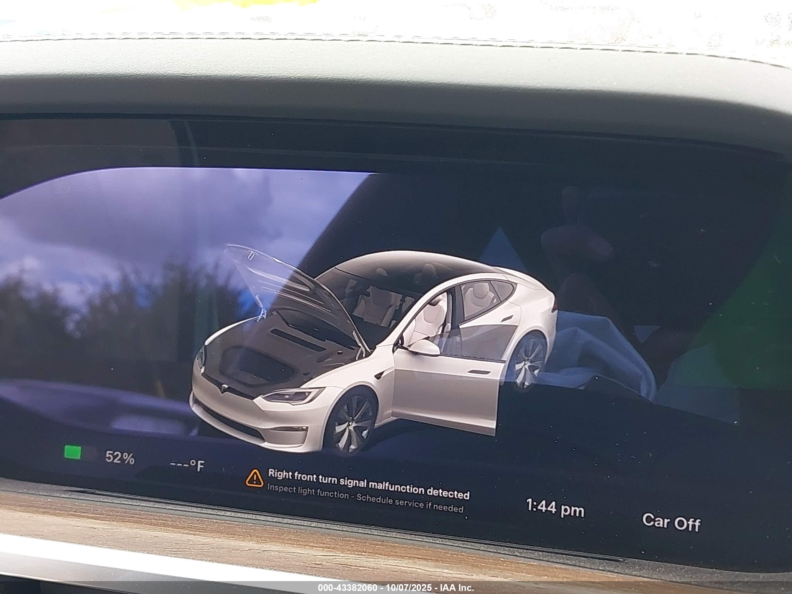 TESLA MODEL image 7