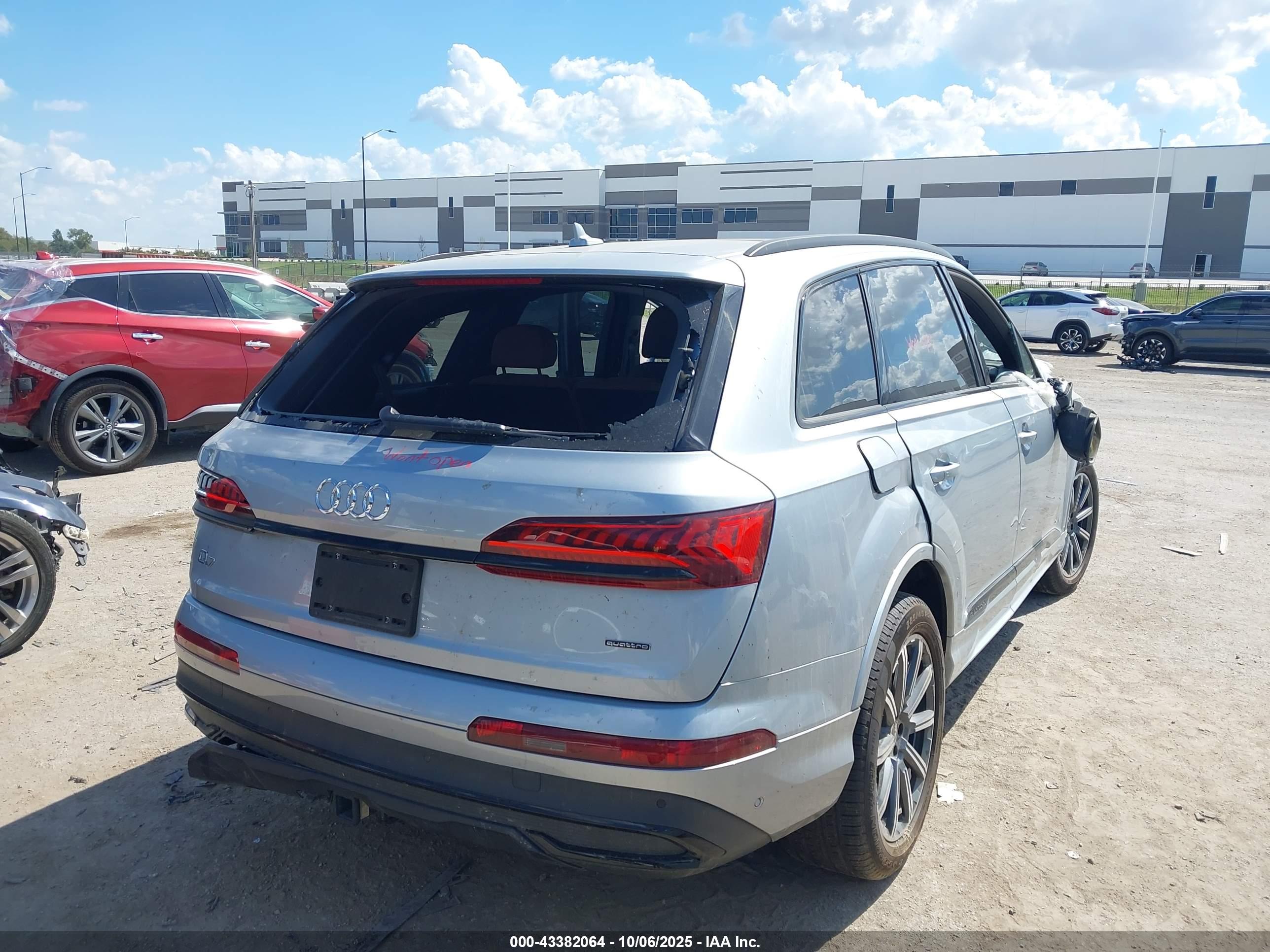 AUDI Q7 image 4