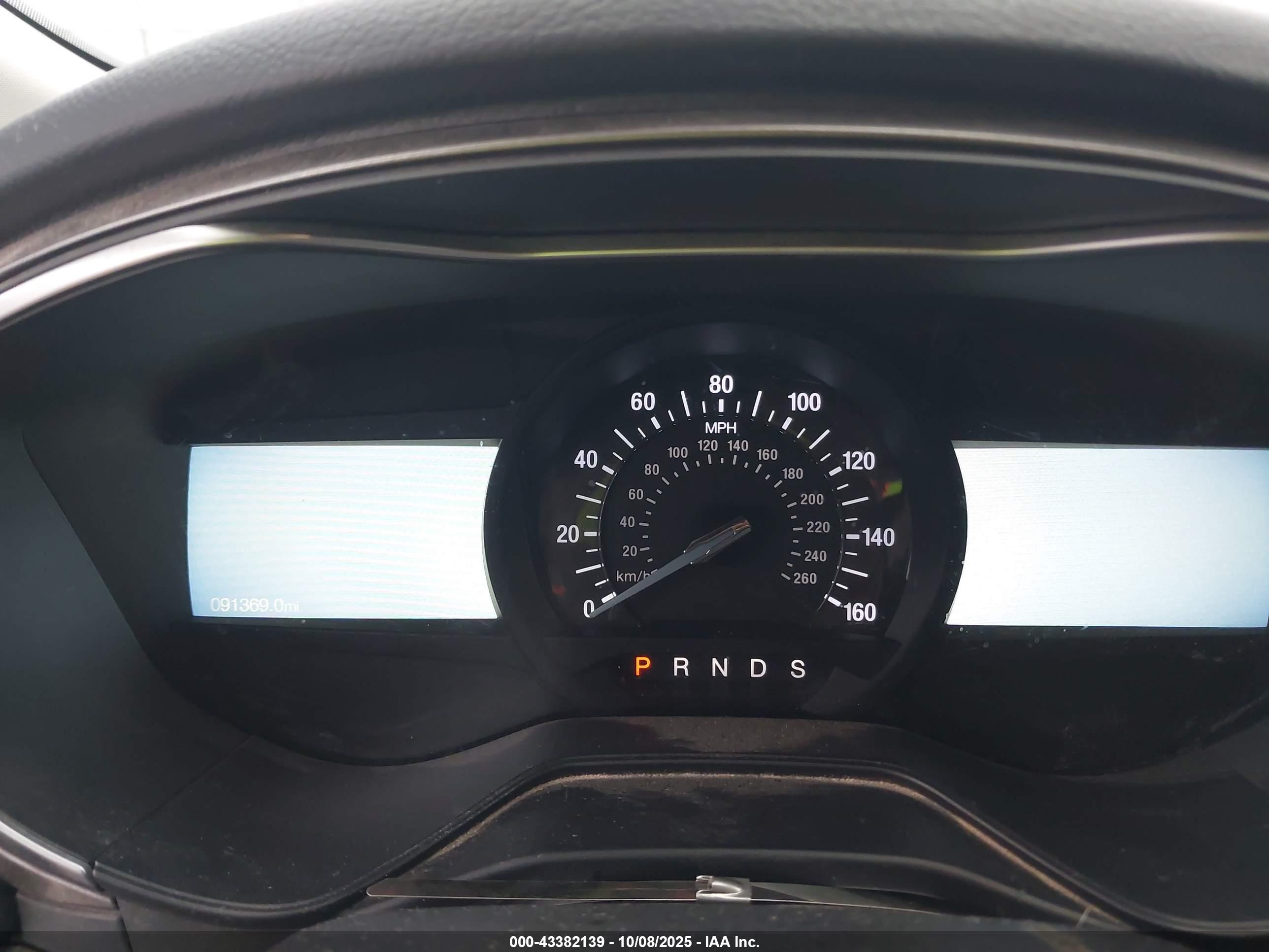 FORD FUSION image 7