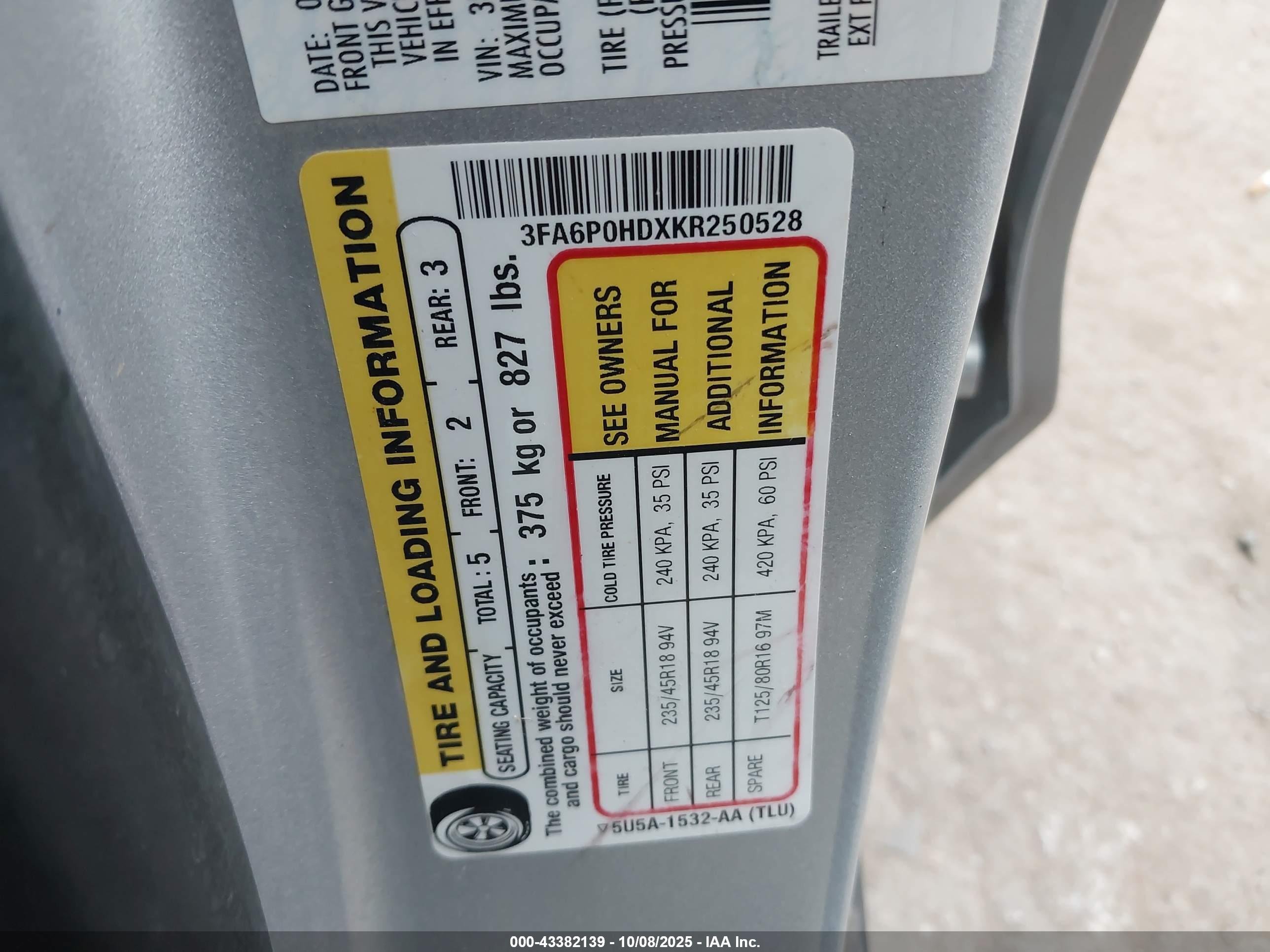 FORD FUSION image 9
