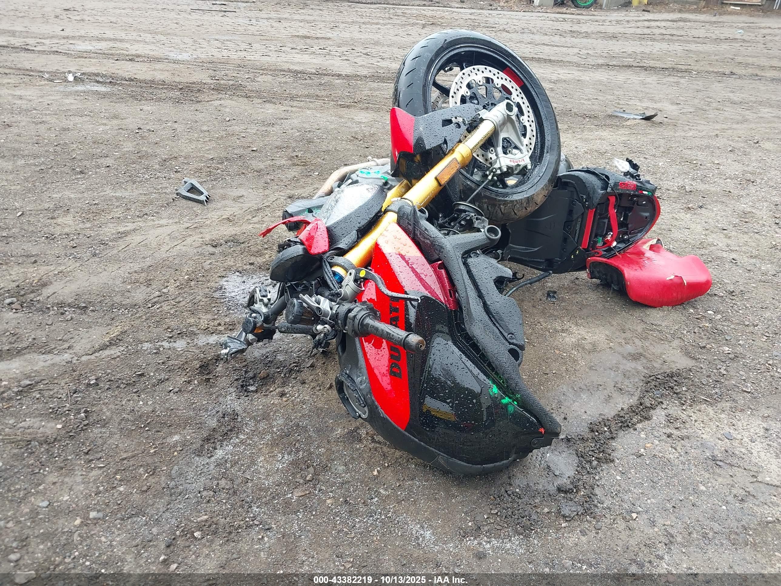DUCATI MONSTER image 2