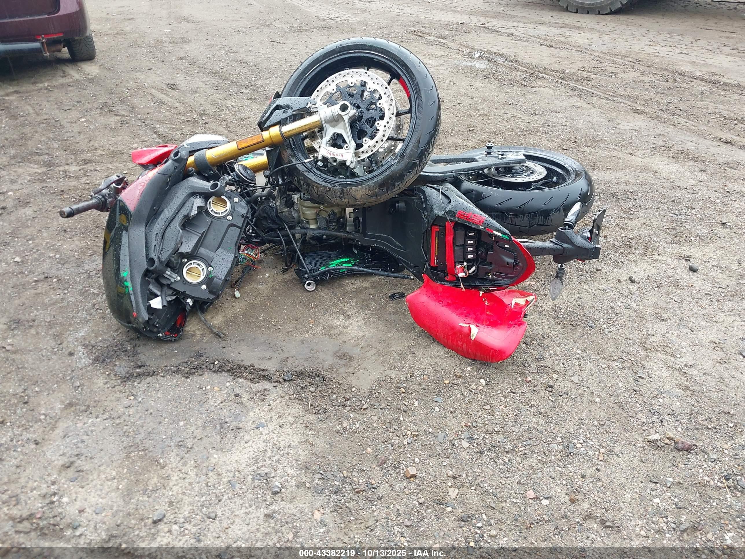 DUCATI MONSTER image 3