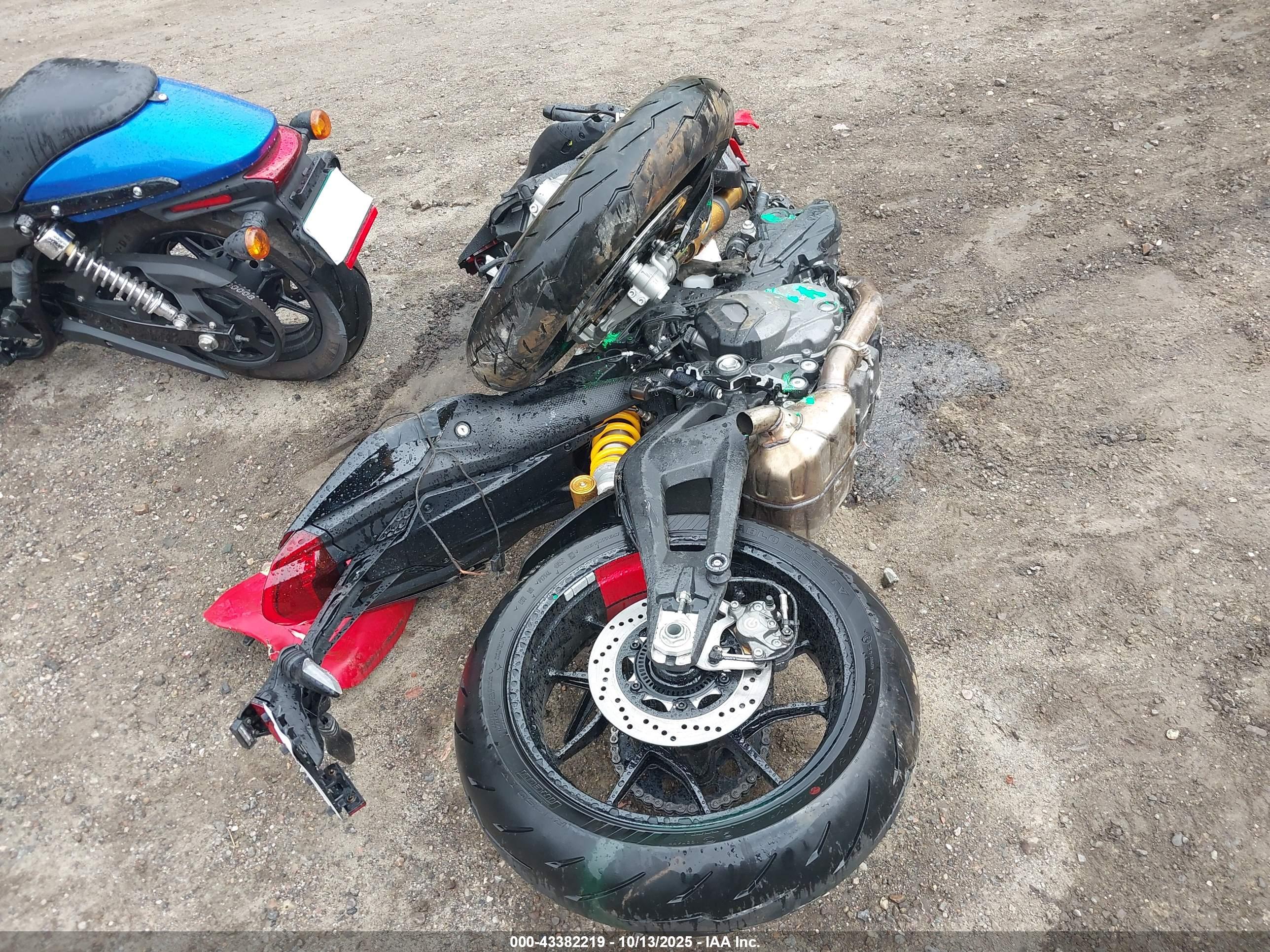 DUCATI MONSTER image 4
