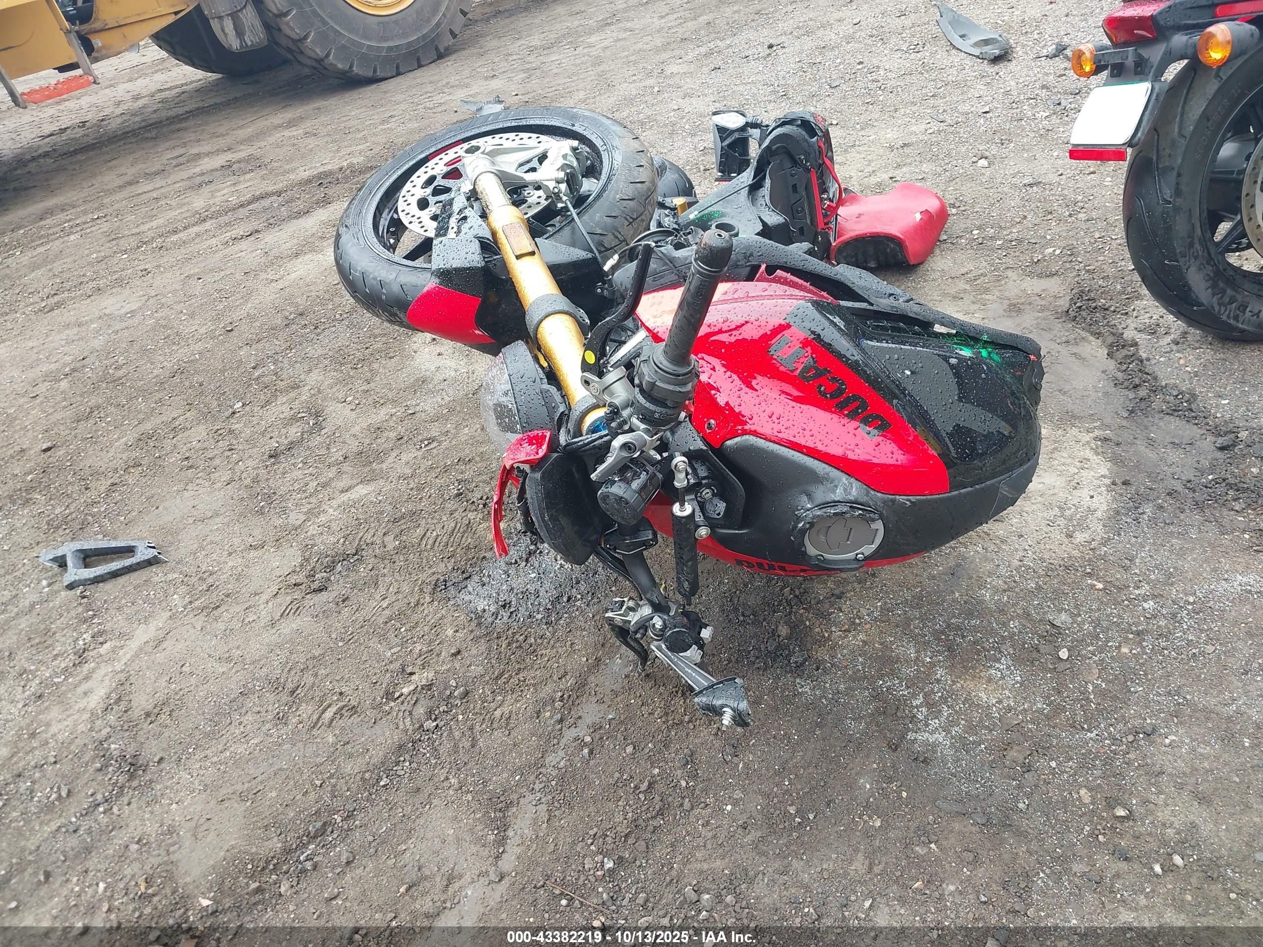 DUCATI MONSTER image 5