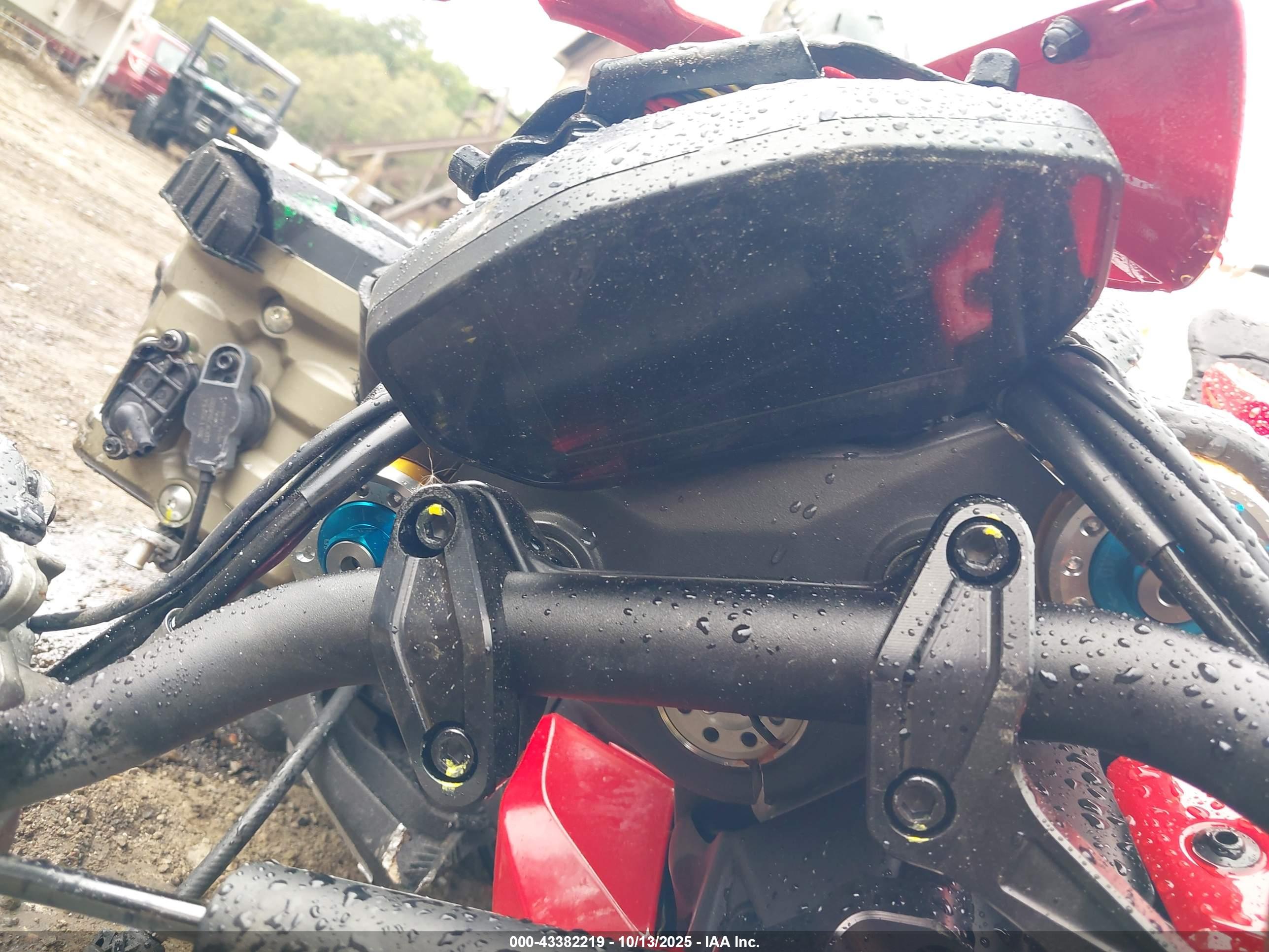 DUCATI MONSTER image 7