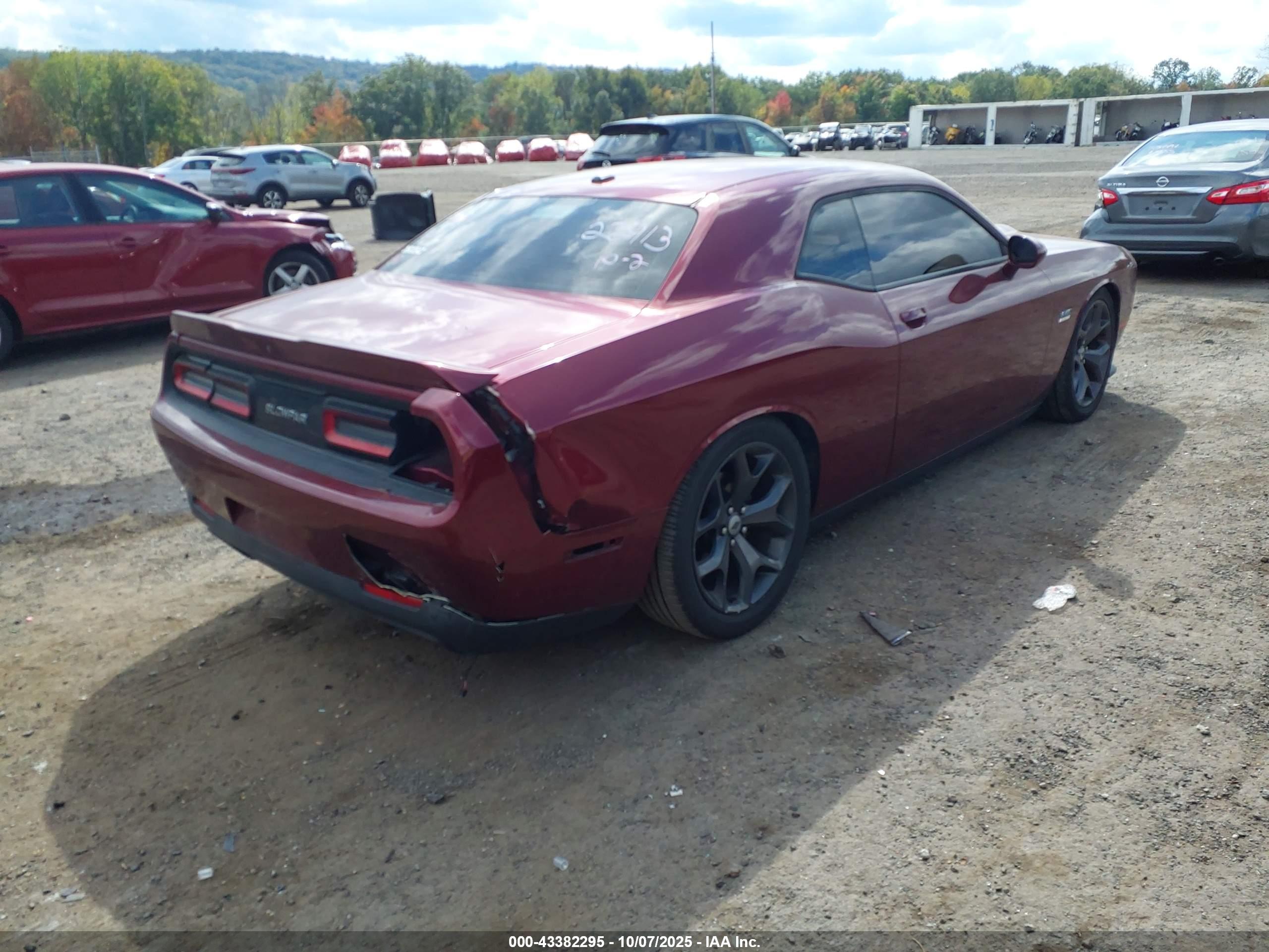 DODGE CHALLENGER image 4