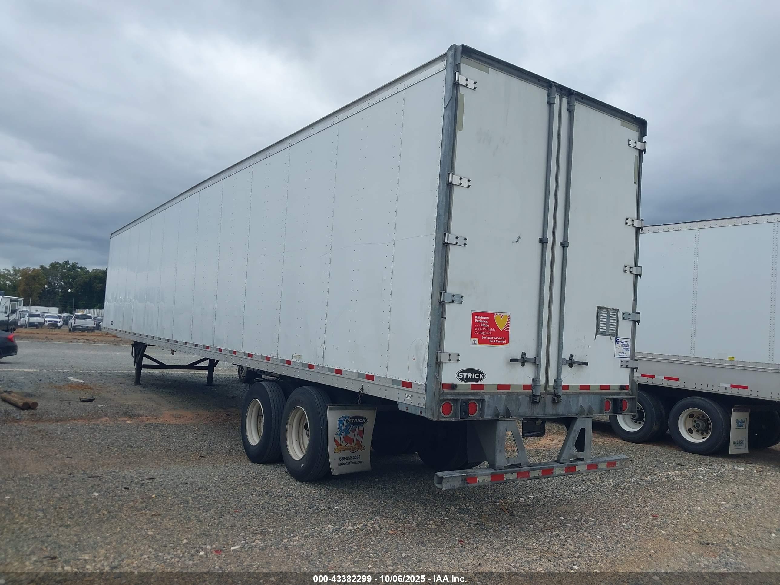 STRICK TRAILERS image 3