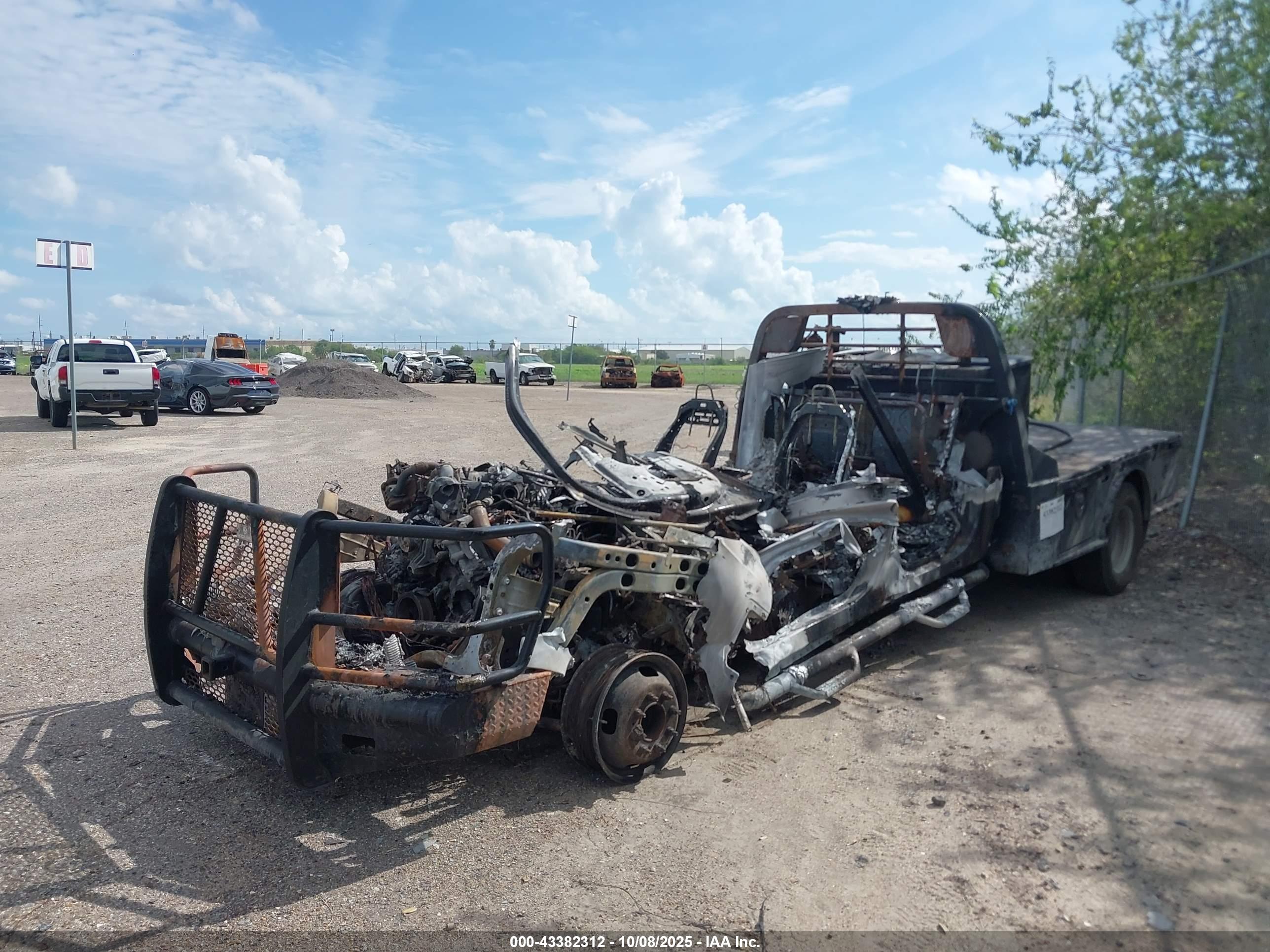 FORD F-350 image 2