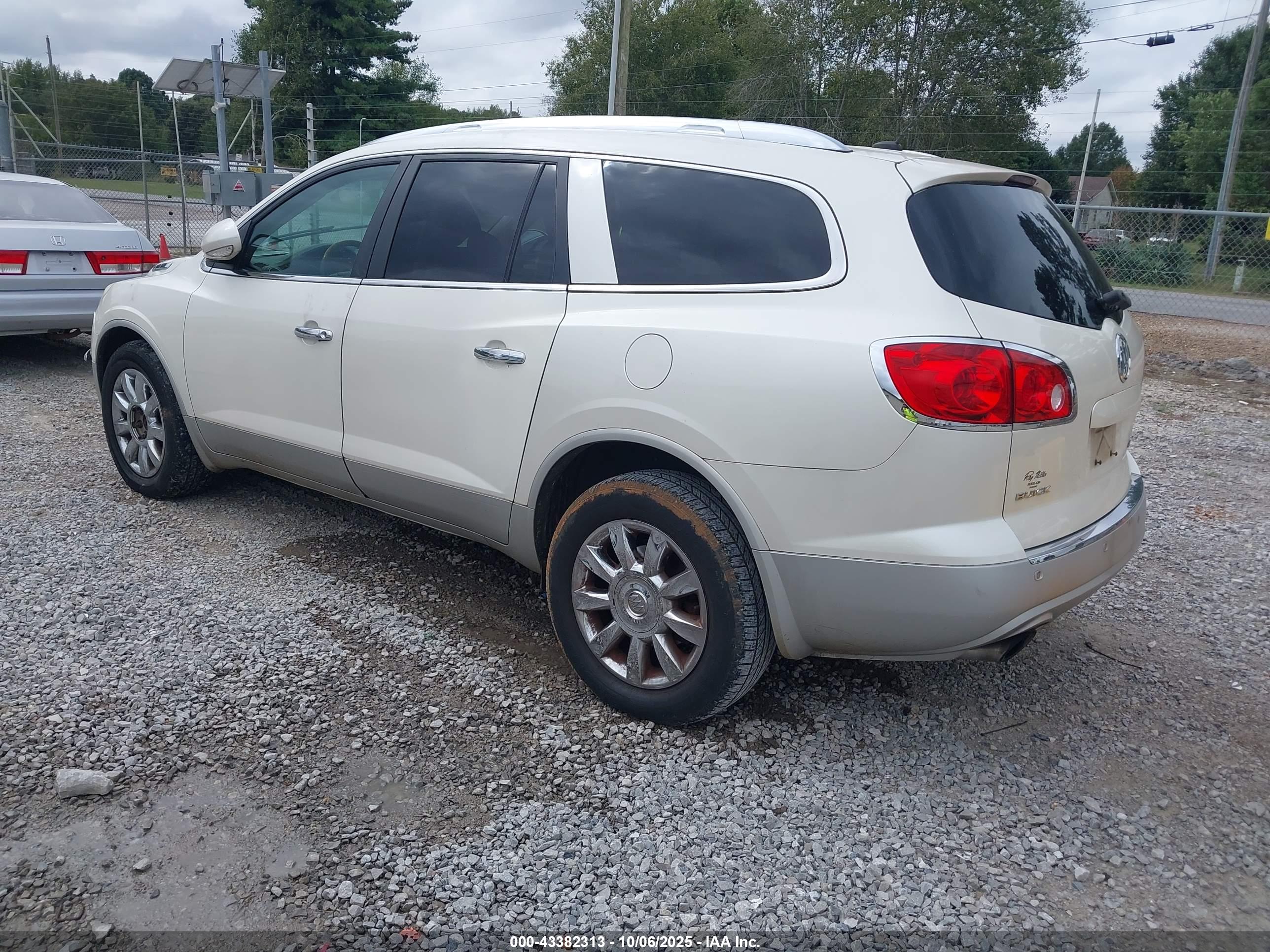 BUICK ENCLAVE image 3