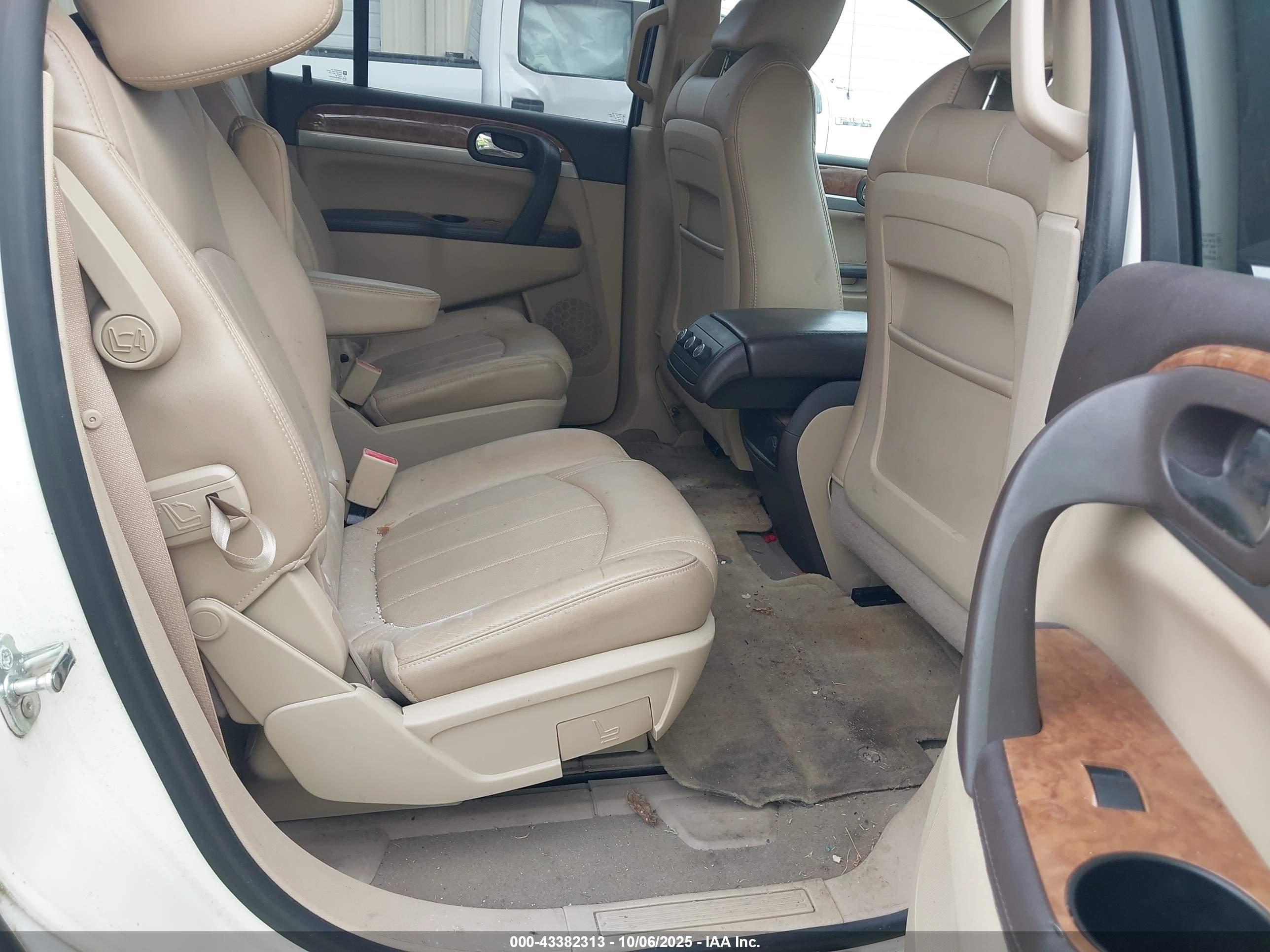 BUICK ENCLAVE image 8