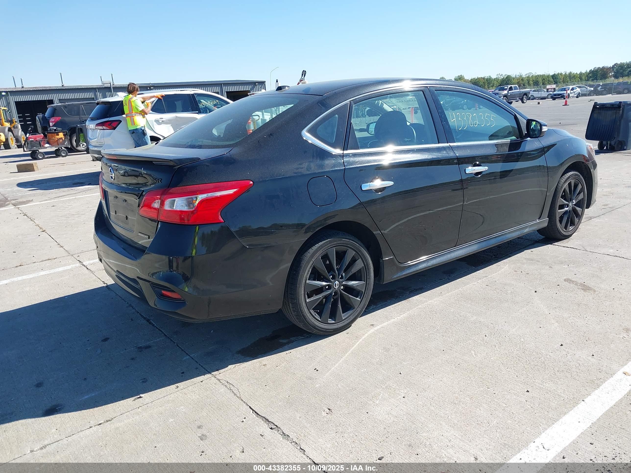 NISSAN SENTRA image 4