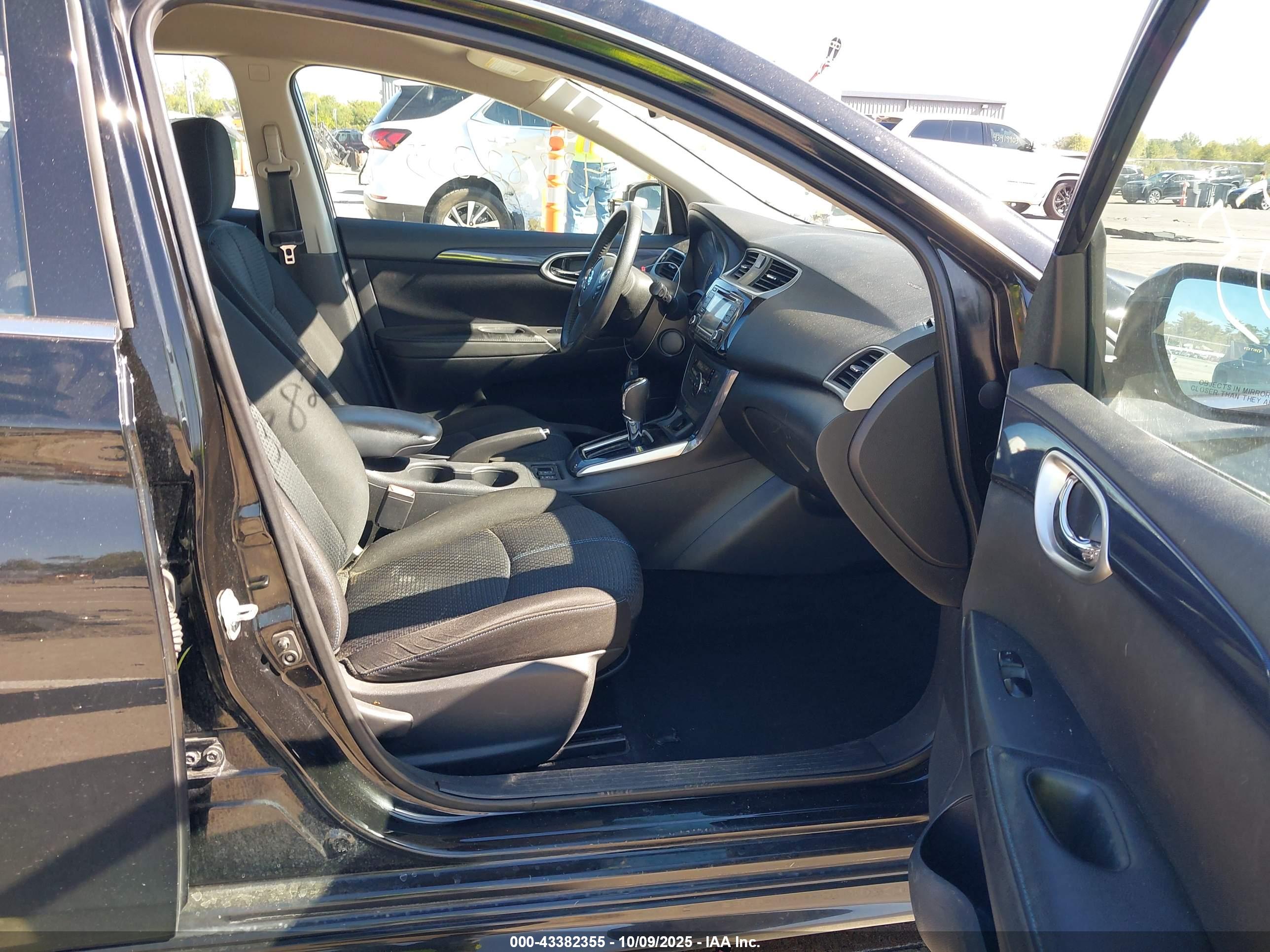 NISSAN SENTRA image 5