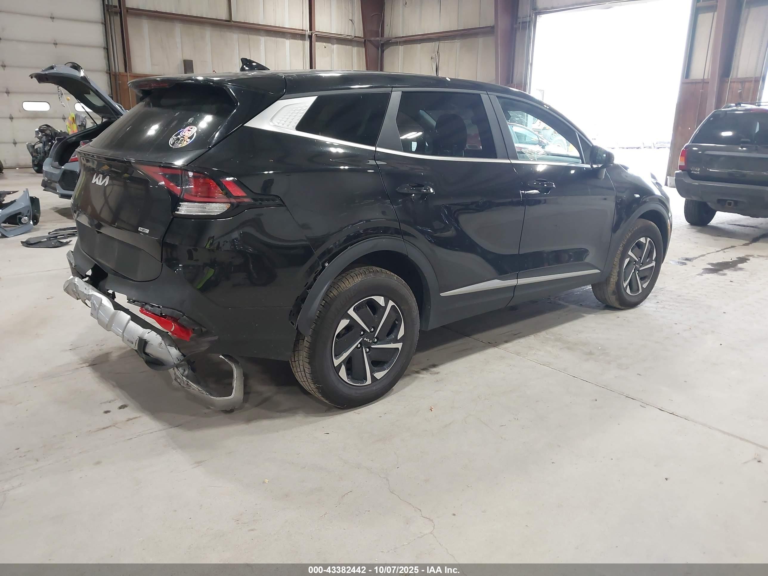 KIA SPORTAGE image 4