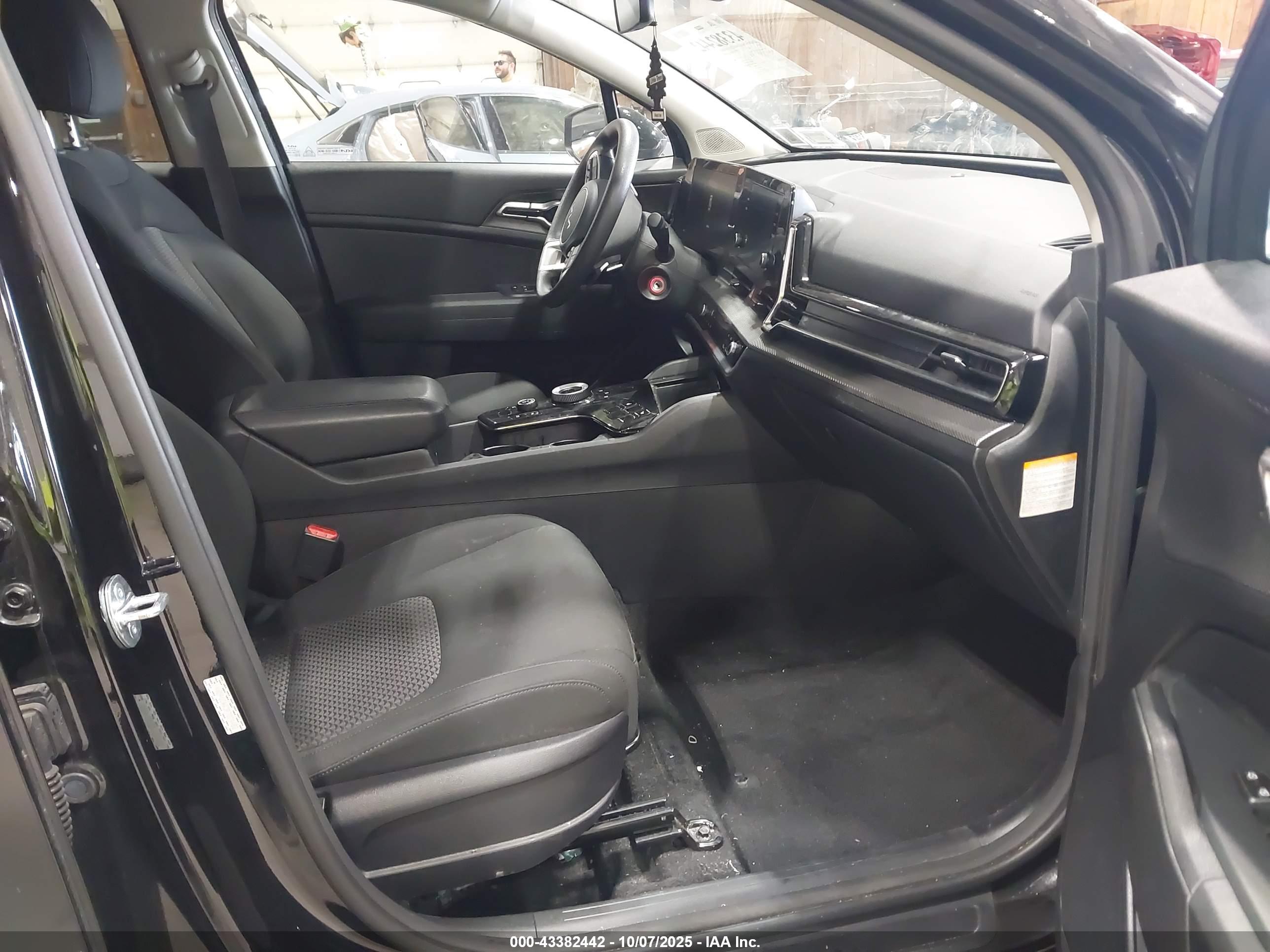 KIA SPORTAGE image 5