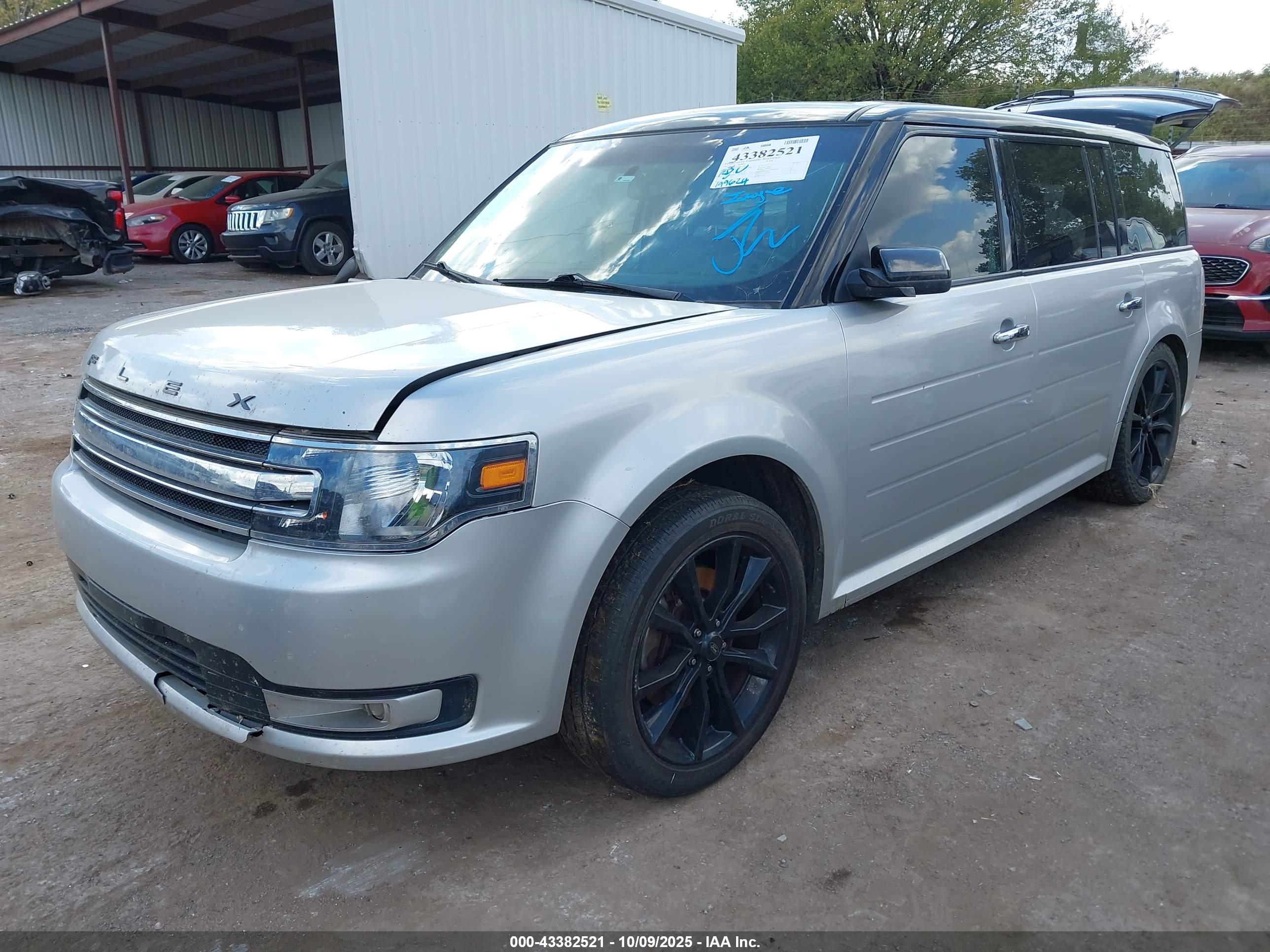 FORD FLEX image 2