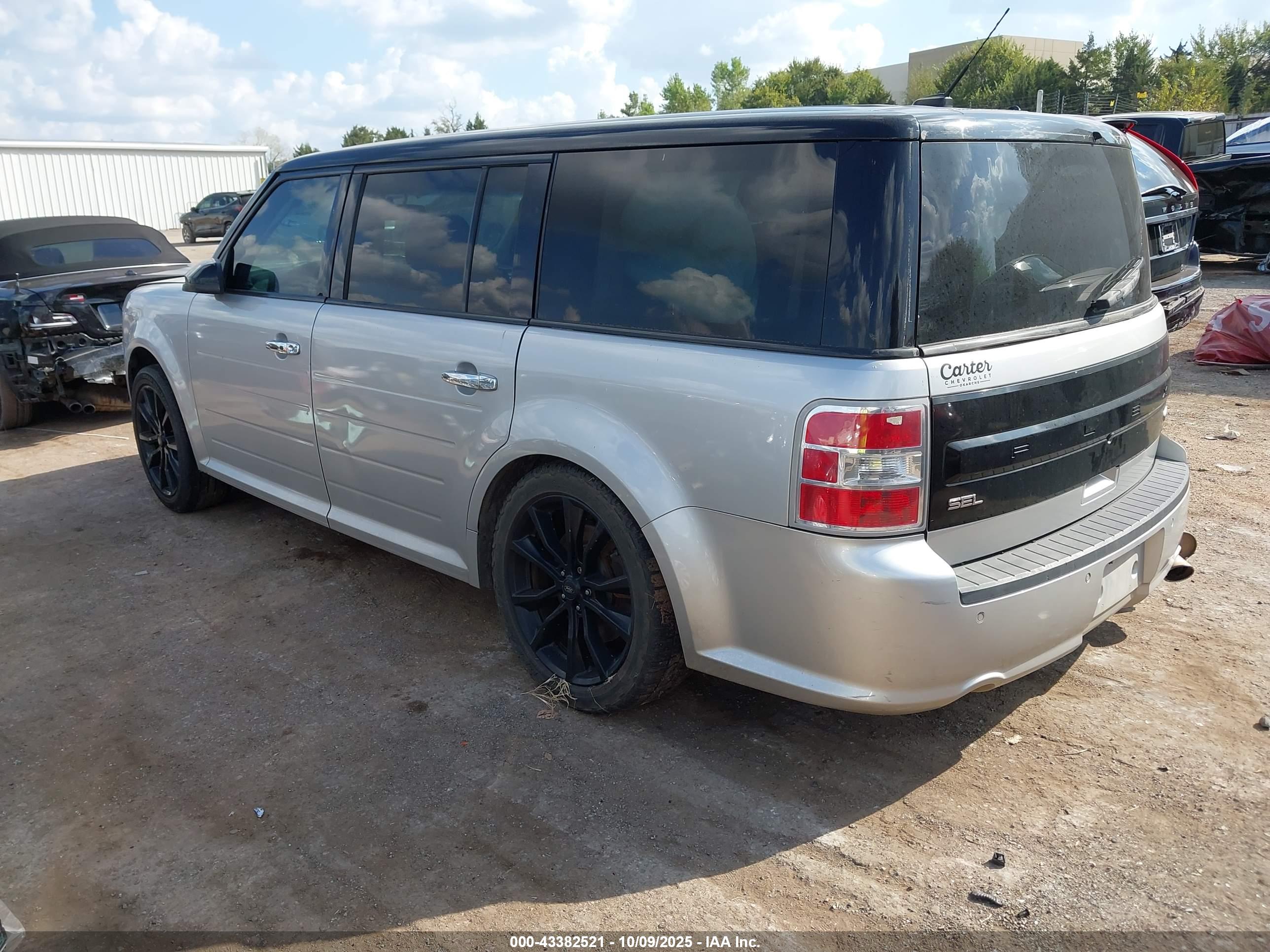 FORD FLEX image 3