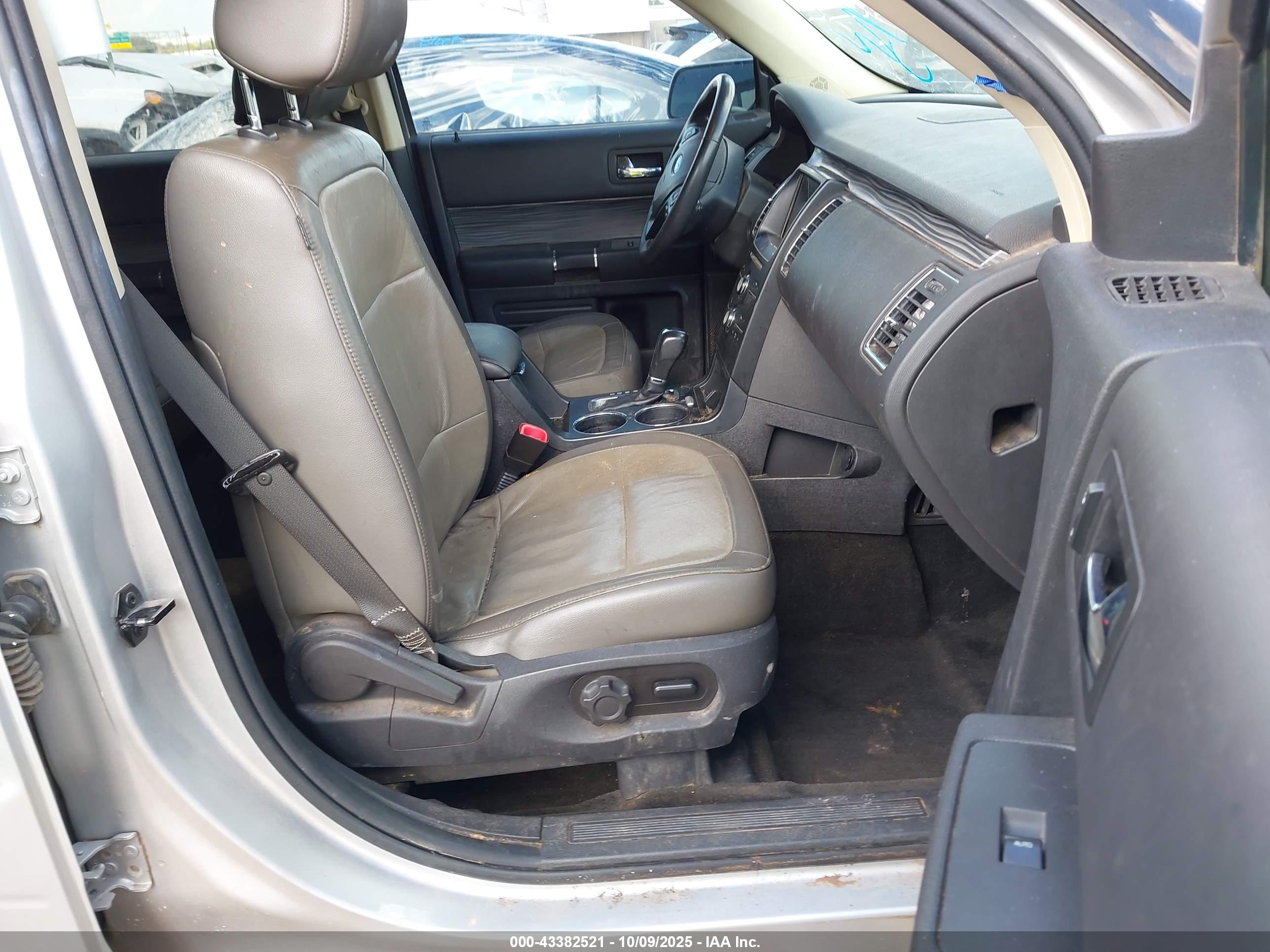FORD FLEX image 5