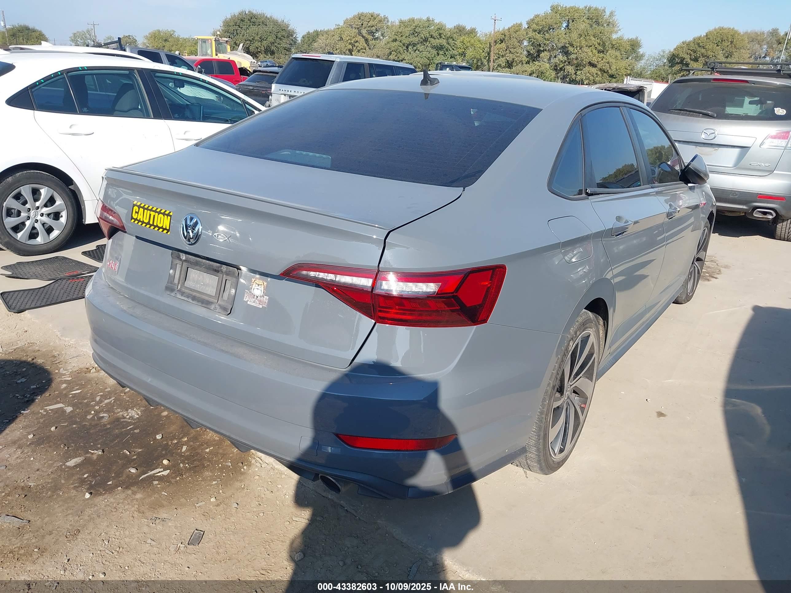 VOLKSWAGEN JETTA image 4