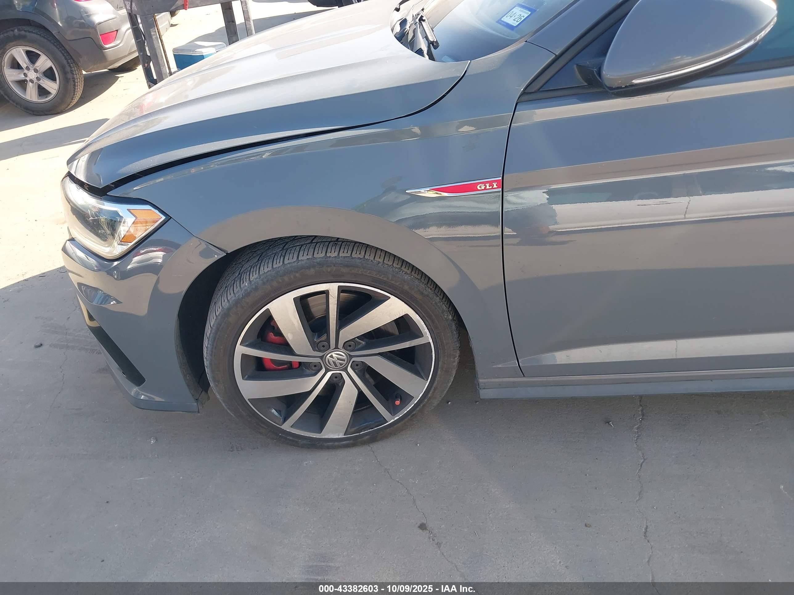 VOLKSWAGEN JETTA image 6