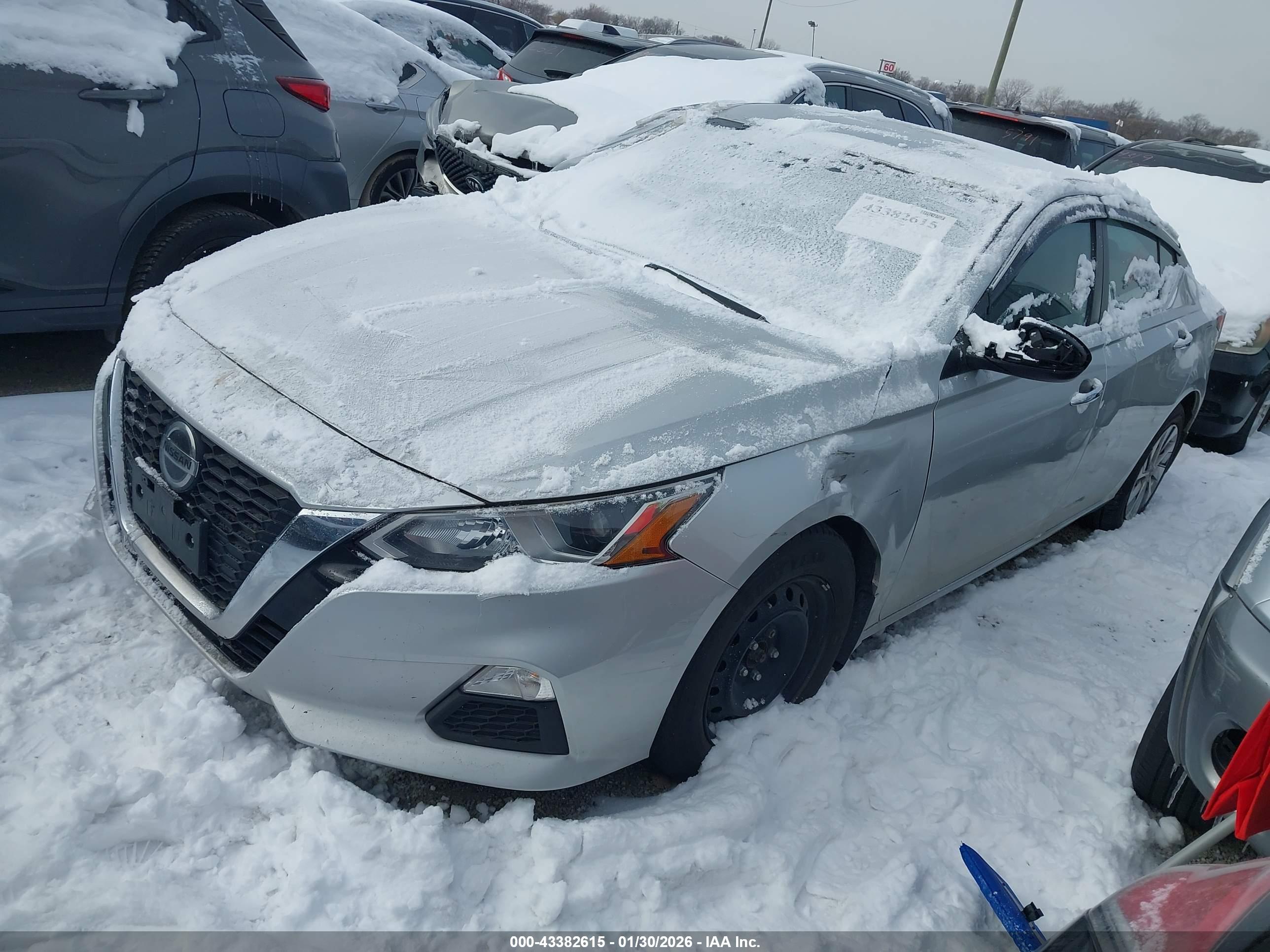 NISSAN ALTIMA image 2