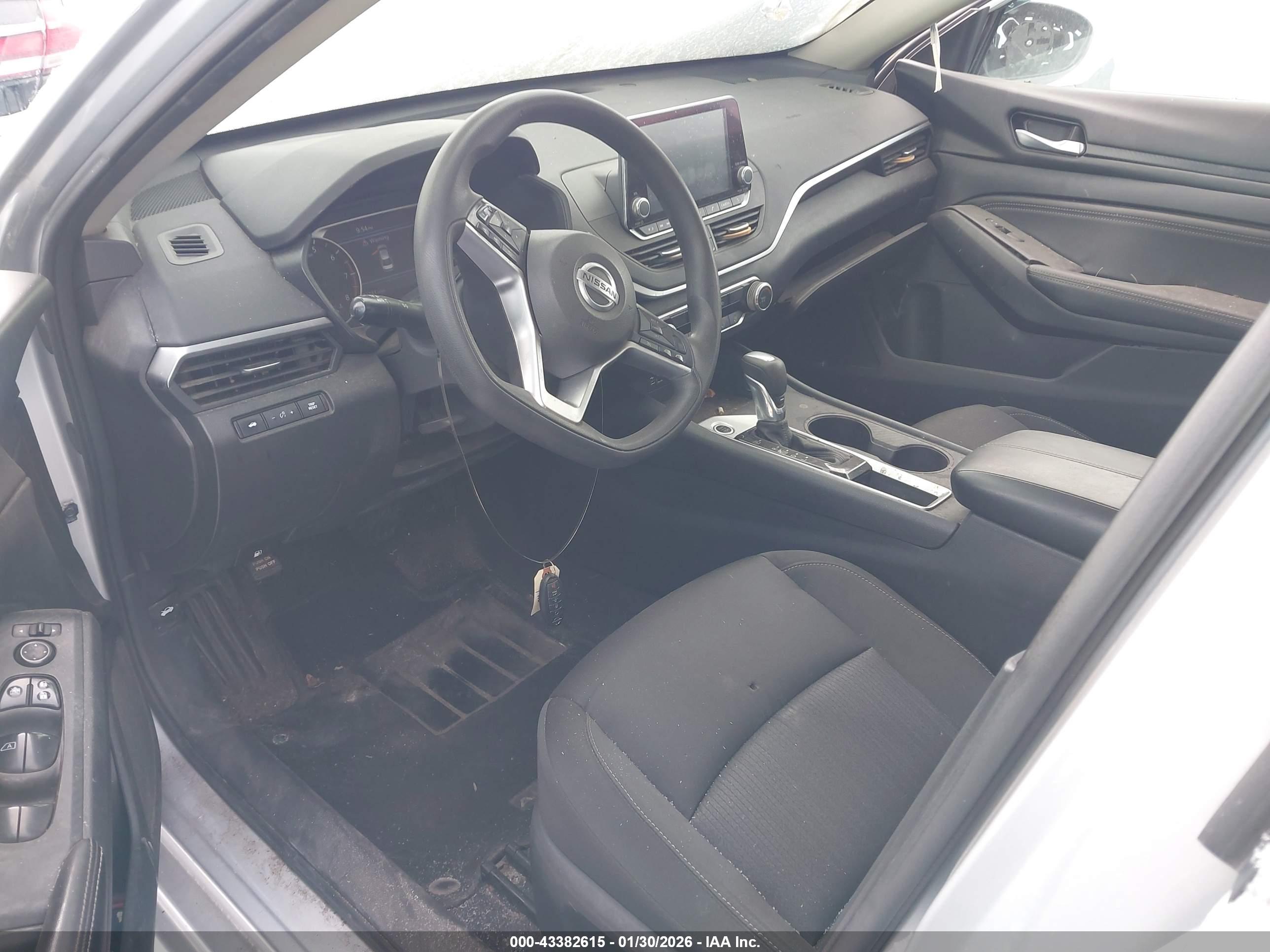 NISSAN ALTIMA image 5