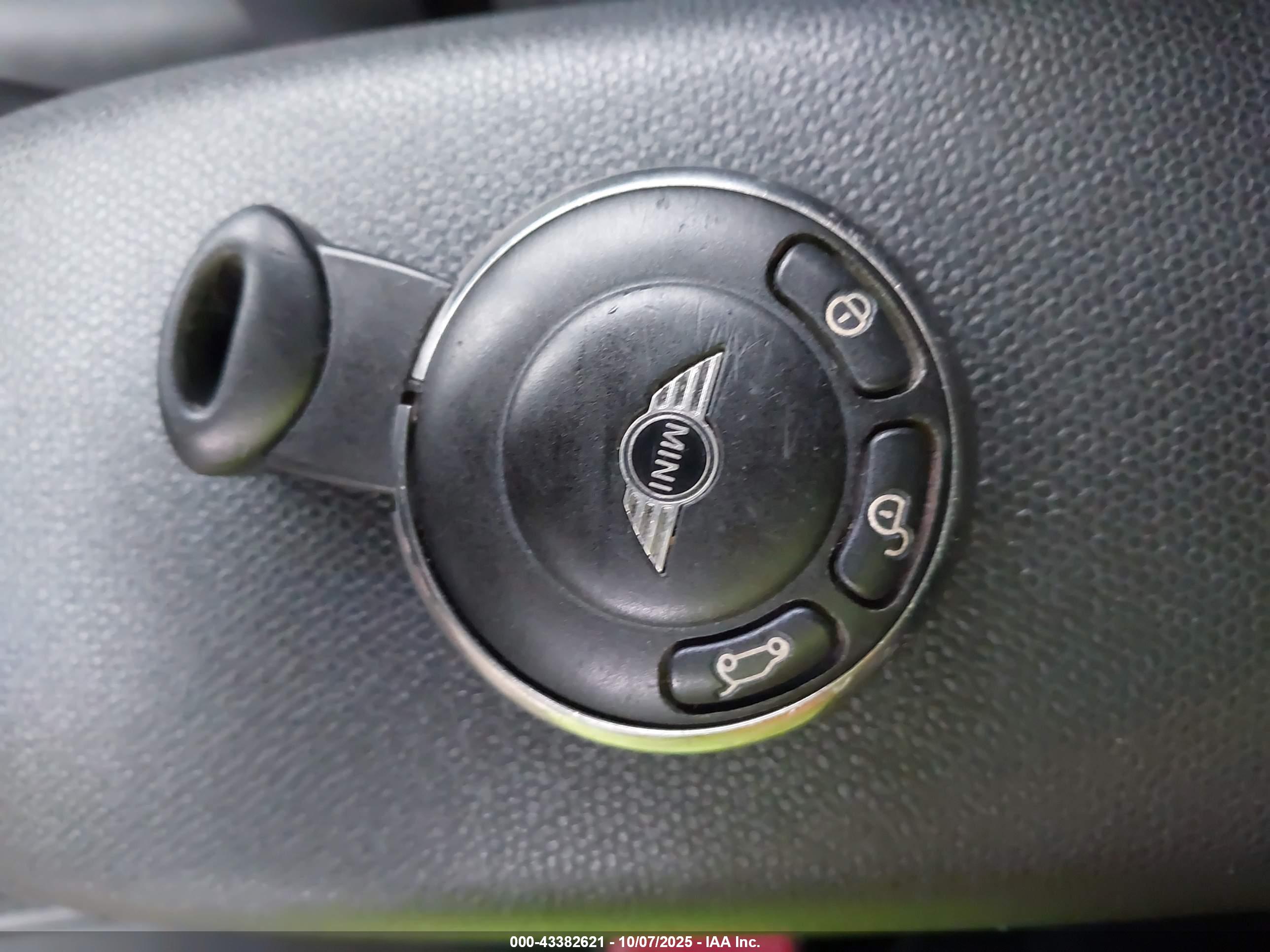 MINI COUNTRYMAN image 11