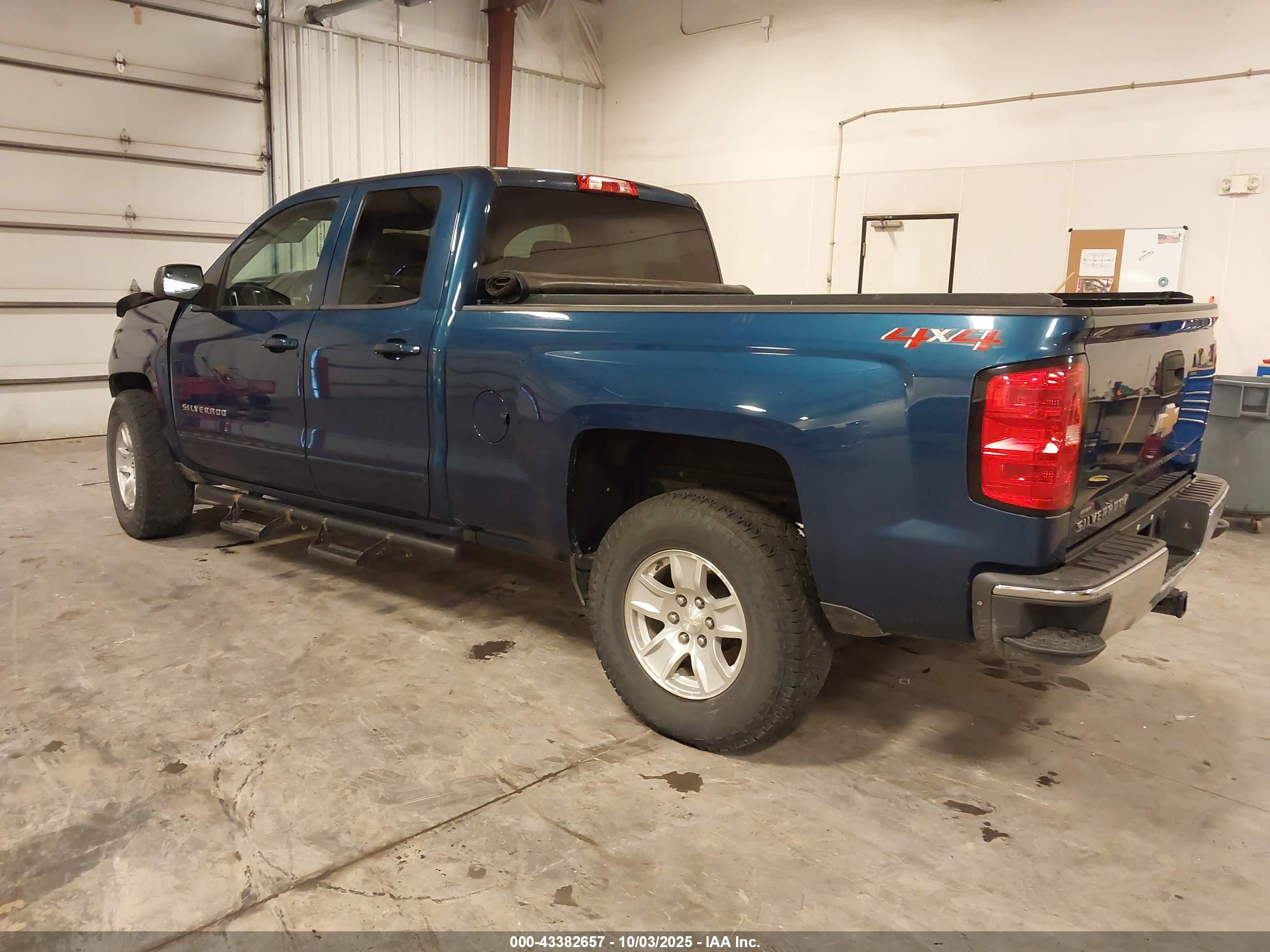 CHEVROLET SILVERADO image 3
