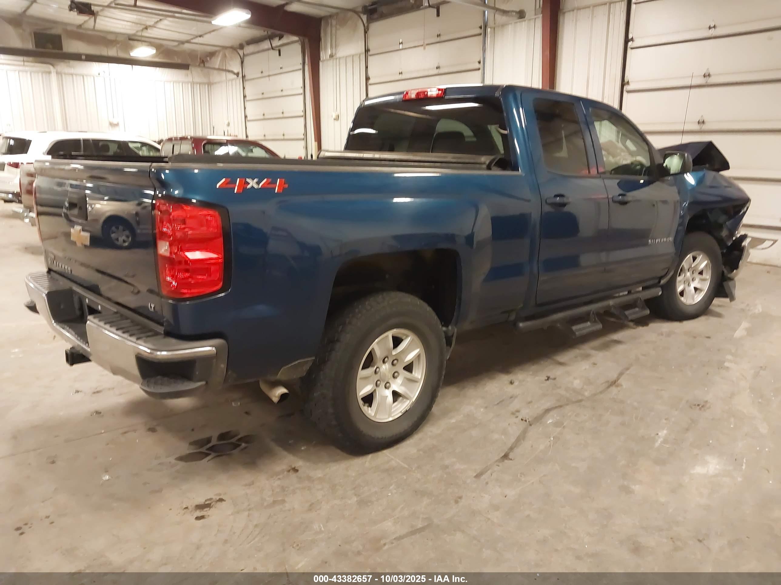 CHEVROLET SILVERADO image 4